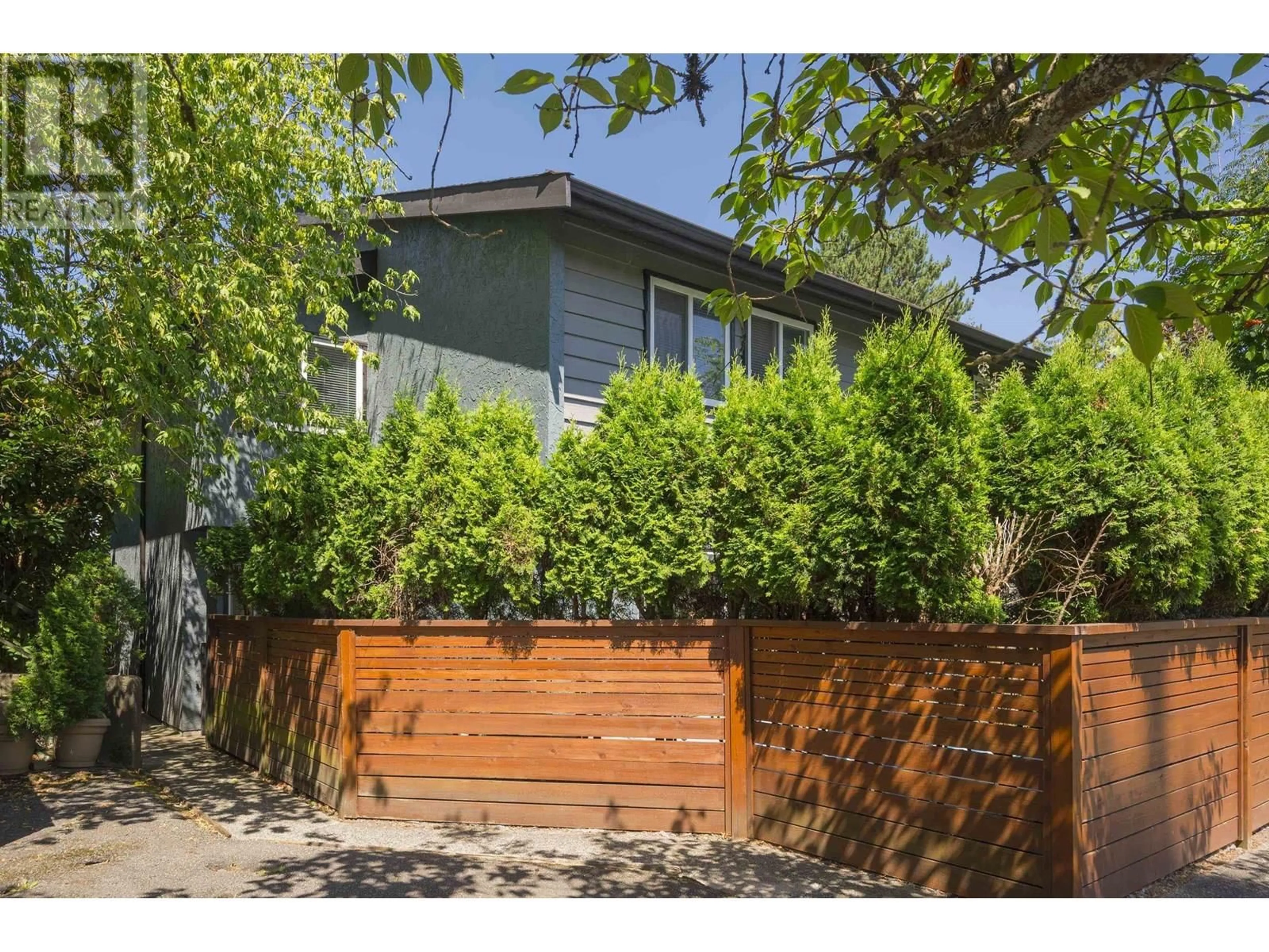 A pic from outside/outdoor area/front of a property/back of a property/a pic from drone, street for 976 HOWIE AVENUE, Coquitlam British Columbia V3J1T3