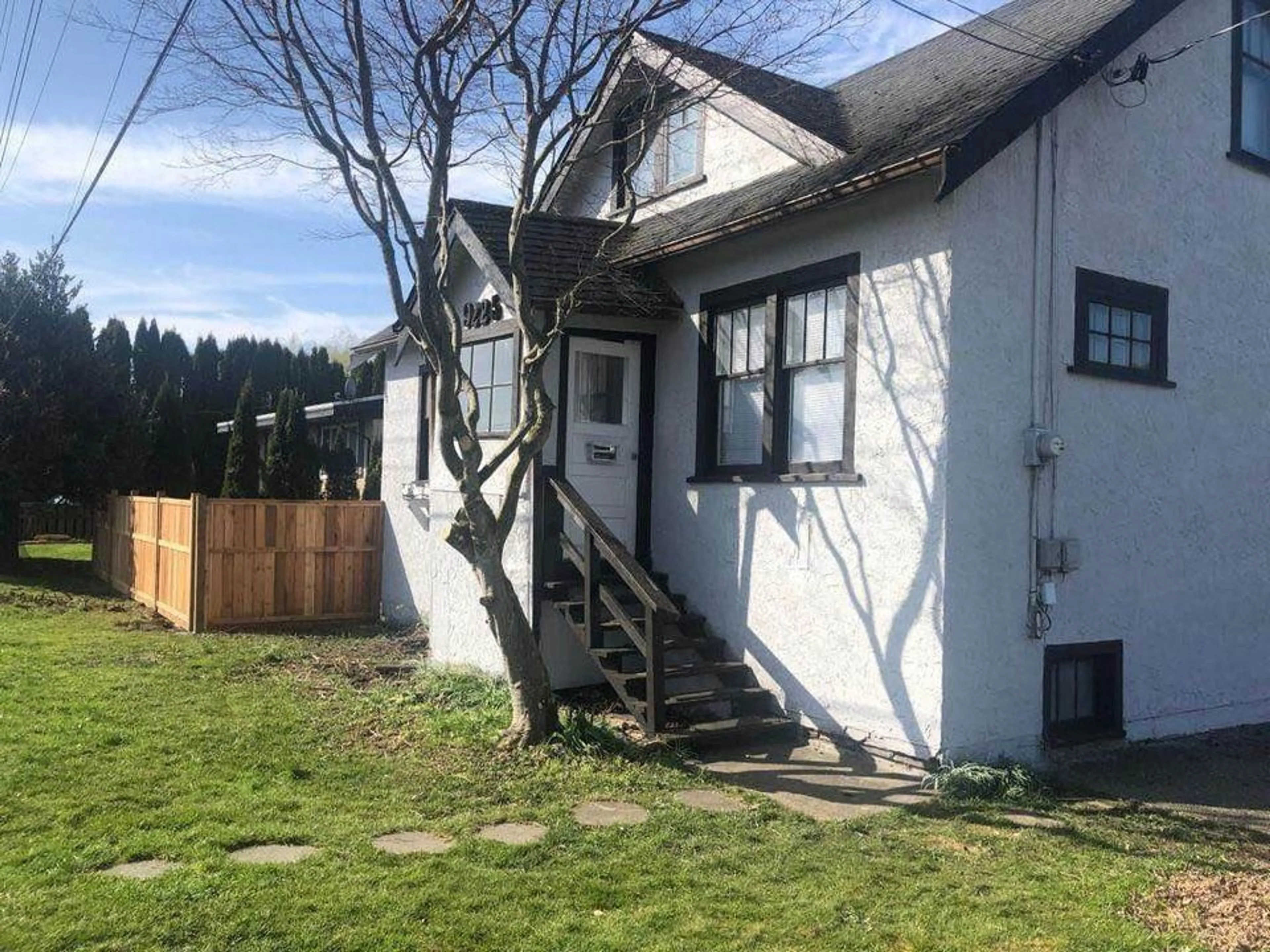A pic from outside/outdoor area/front of a property/back of a property/a pic from drone, street for 9225 CHARLES STREET, Chilliwack British Columbia V2P5K8