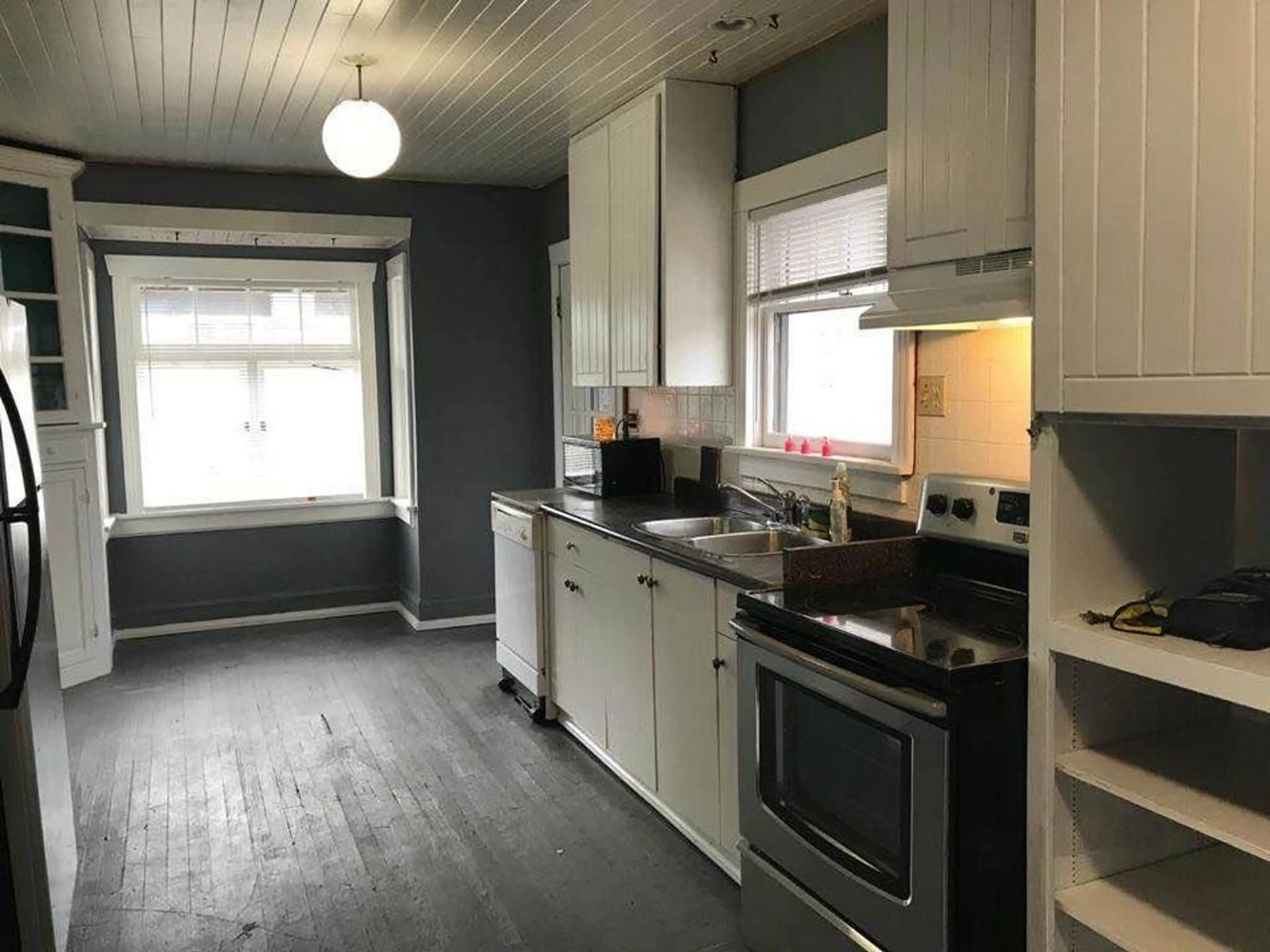 Standard kitchen, unknown for 9225 CHARLES STREET, Chilliwack British Columbia V2P5K8