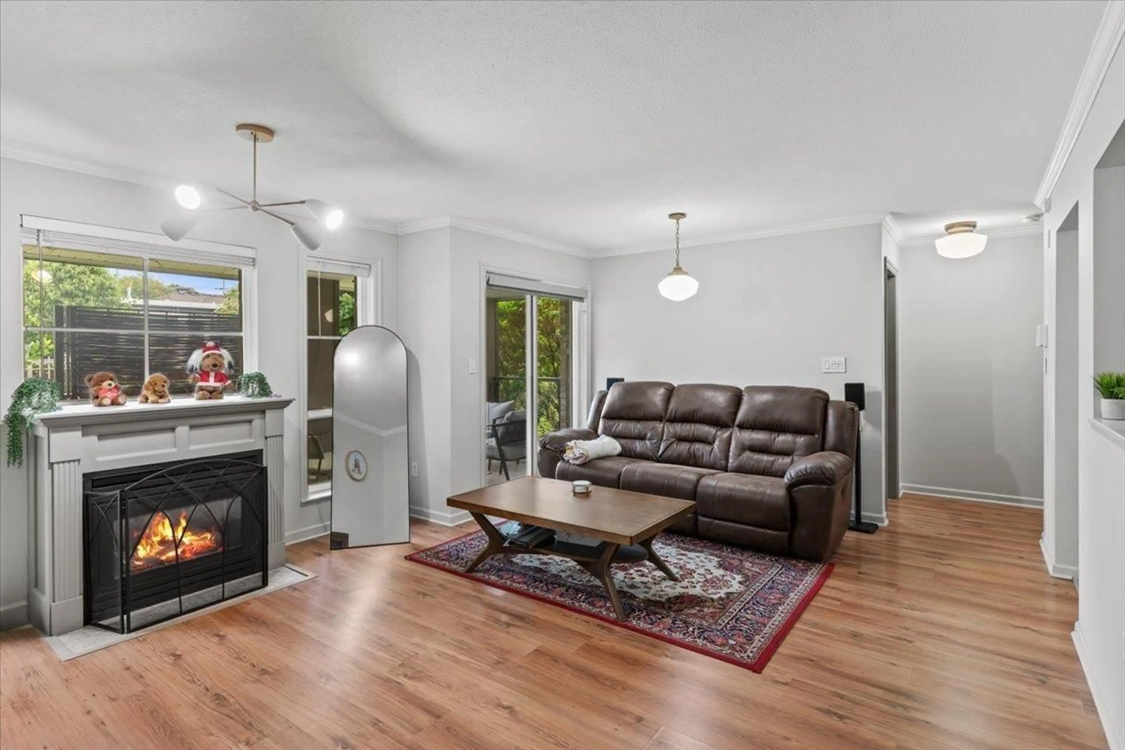 Living room with furniture, wood/laminate floor for 113 - 33150 4TH, Mission British Columbia V2V7A3
