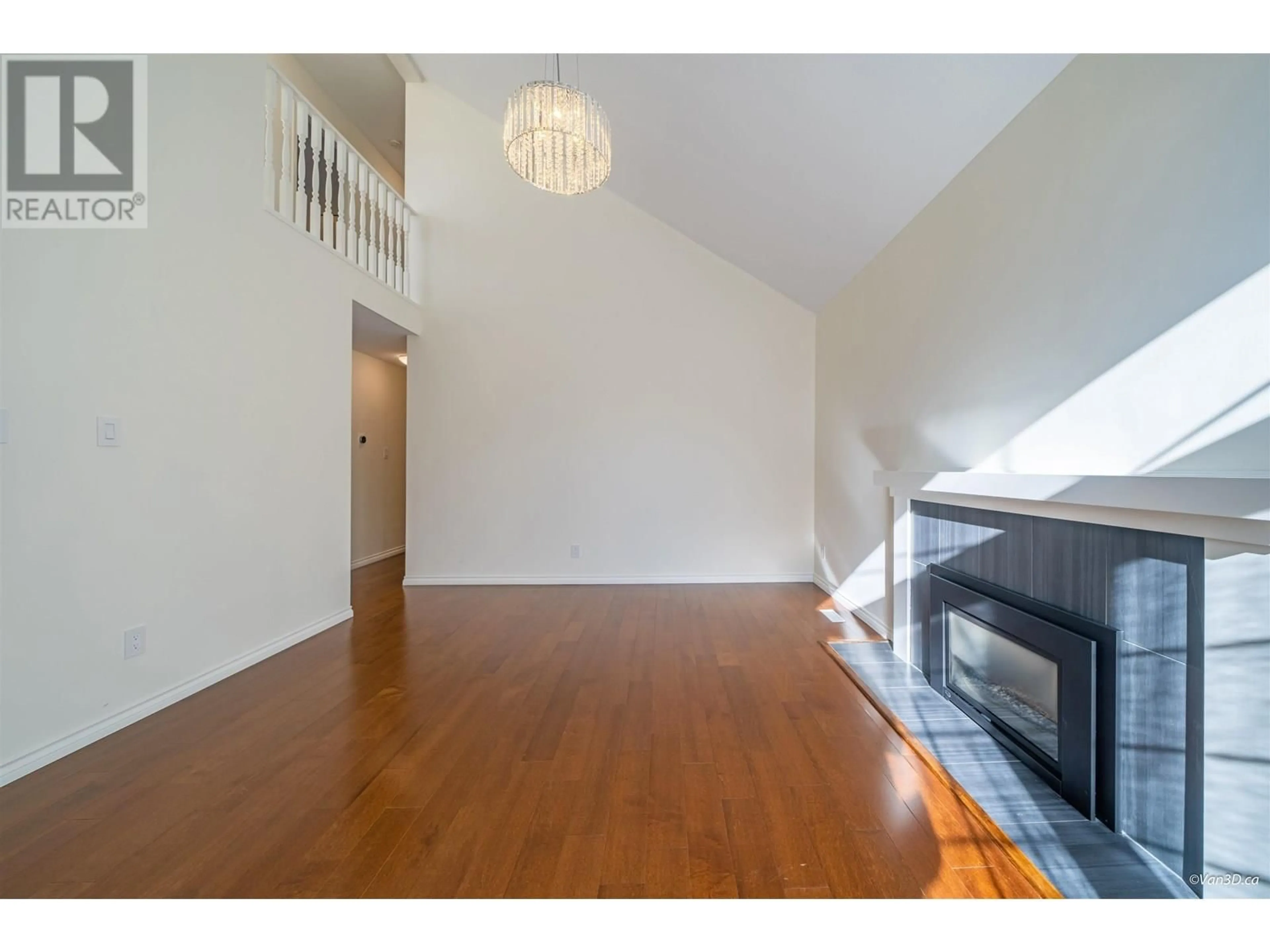 Unknown for 1072 CLEMENTS AVENUE, North Vancouver British Columbia V7R2L4