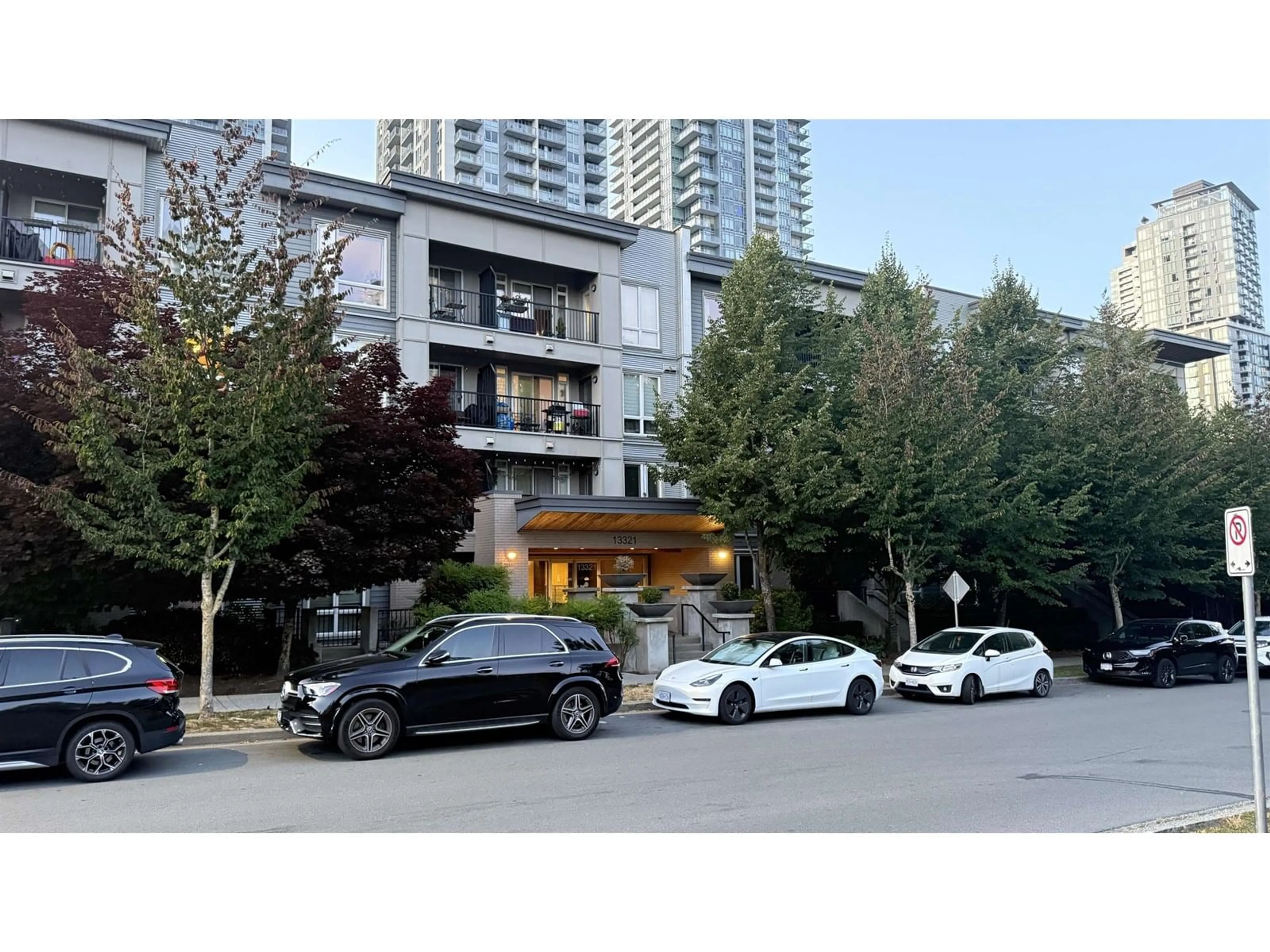 Unknown for 302 - 13321 102A, Surrey British Columbia V3T1P6