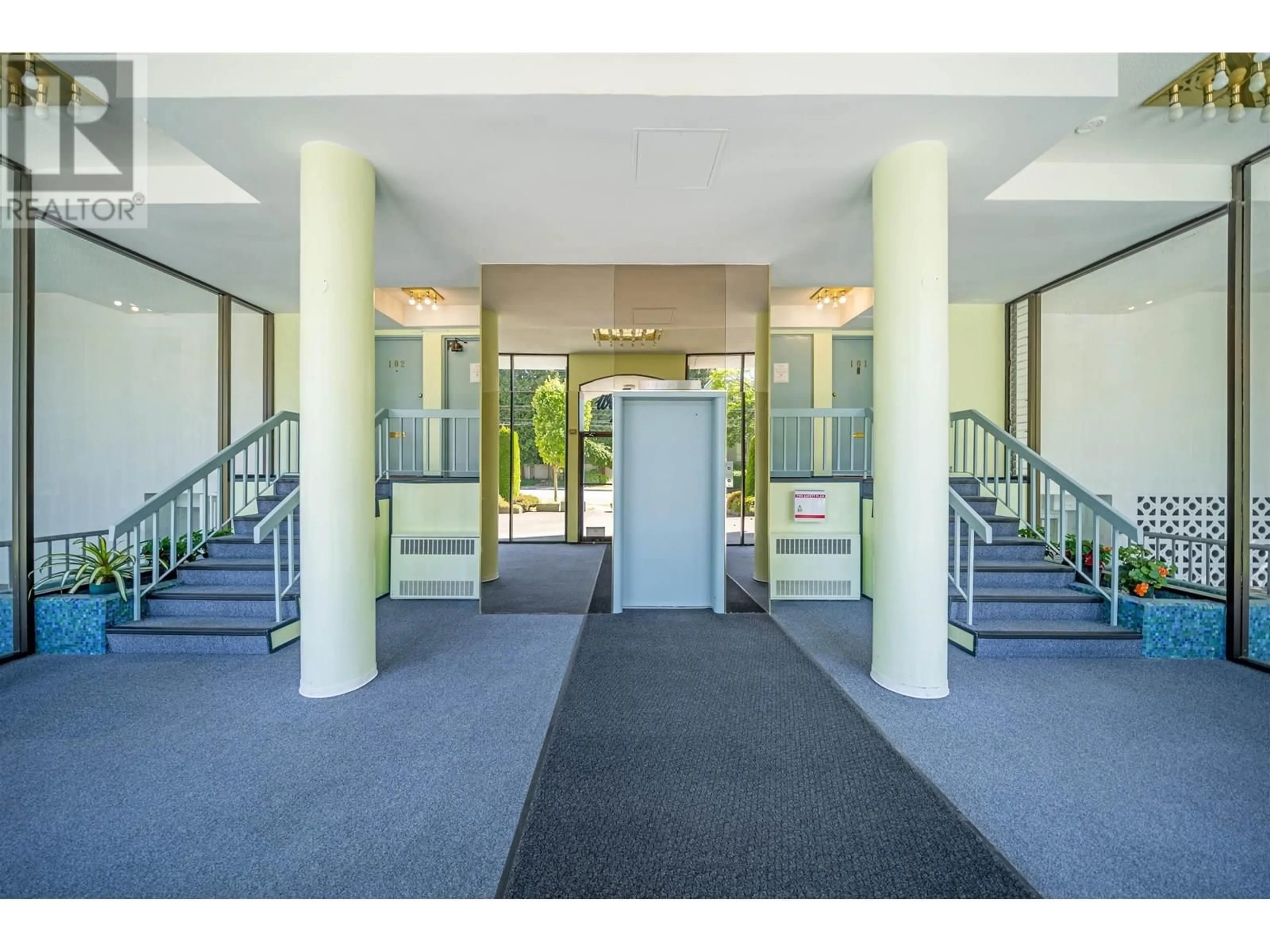 Indoor foyer for 303 - 4691 10TH AVENUE, Vancouver British Columbia V6R2J3