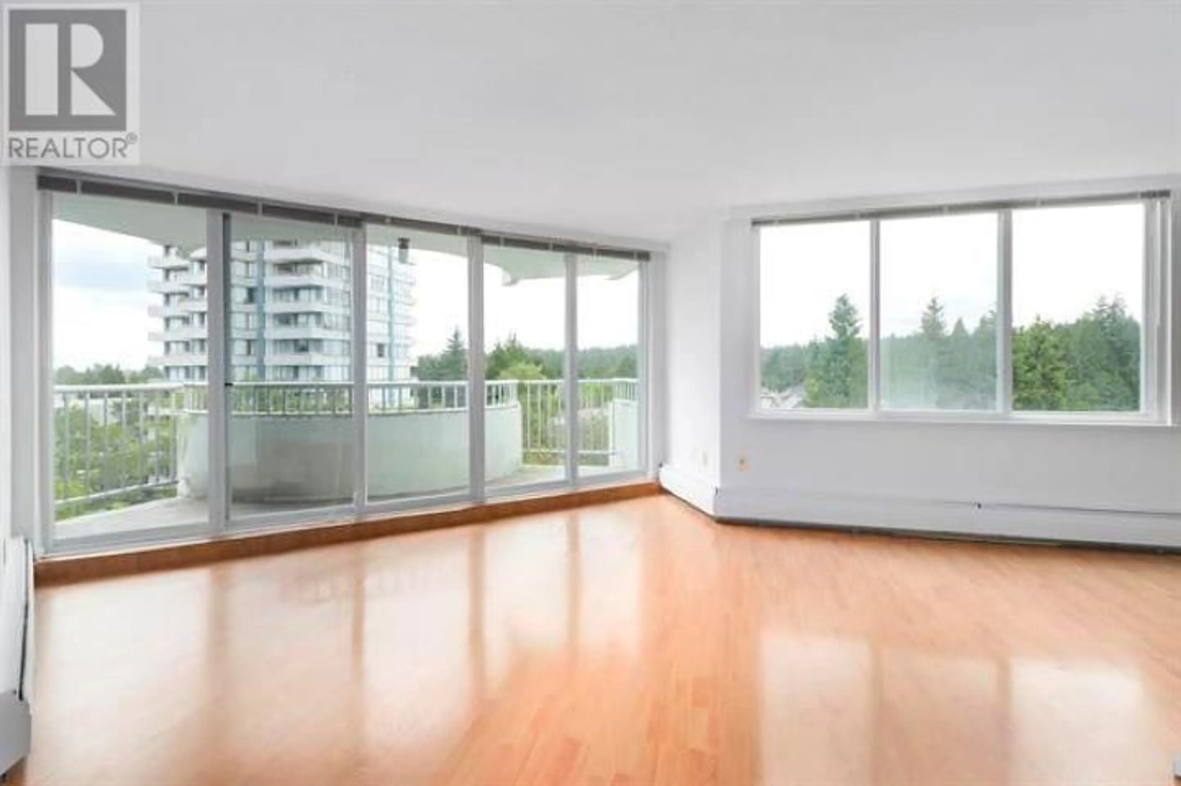 A pic of a room for 303 - 4691 10TH AVENUE, Vancouver British Columbia V6R2J3