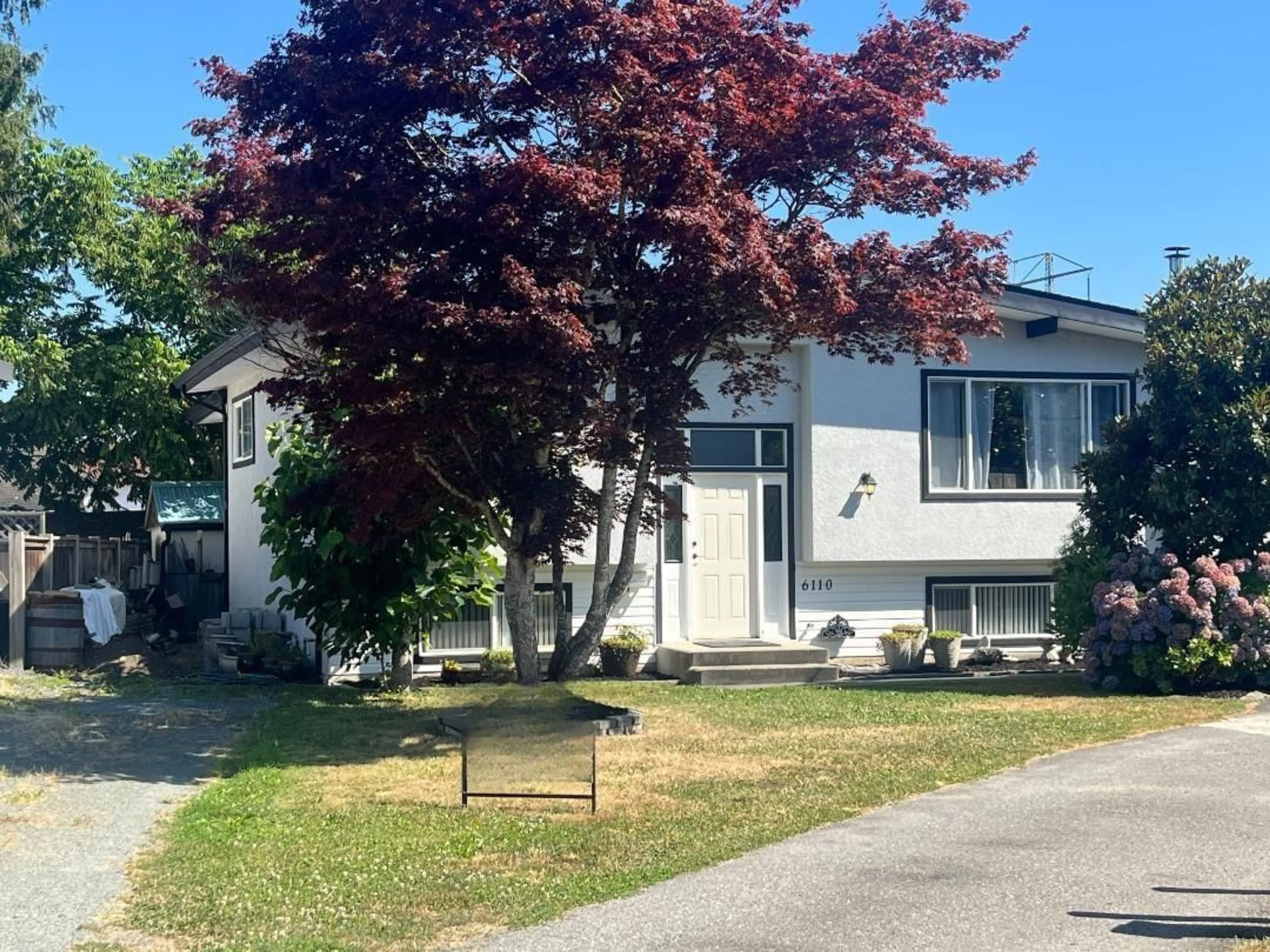 Home with vinyl exterior material, street for 6110 GLENMORE DRIVE, Chilliwack British Columbia V2R3G7