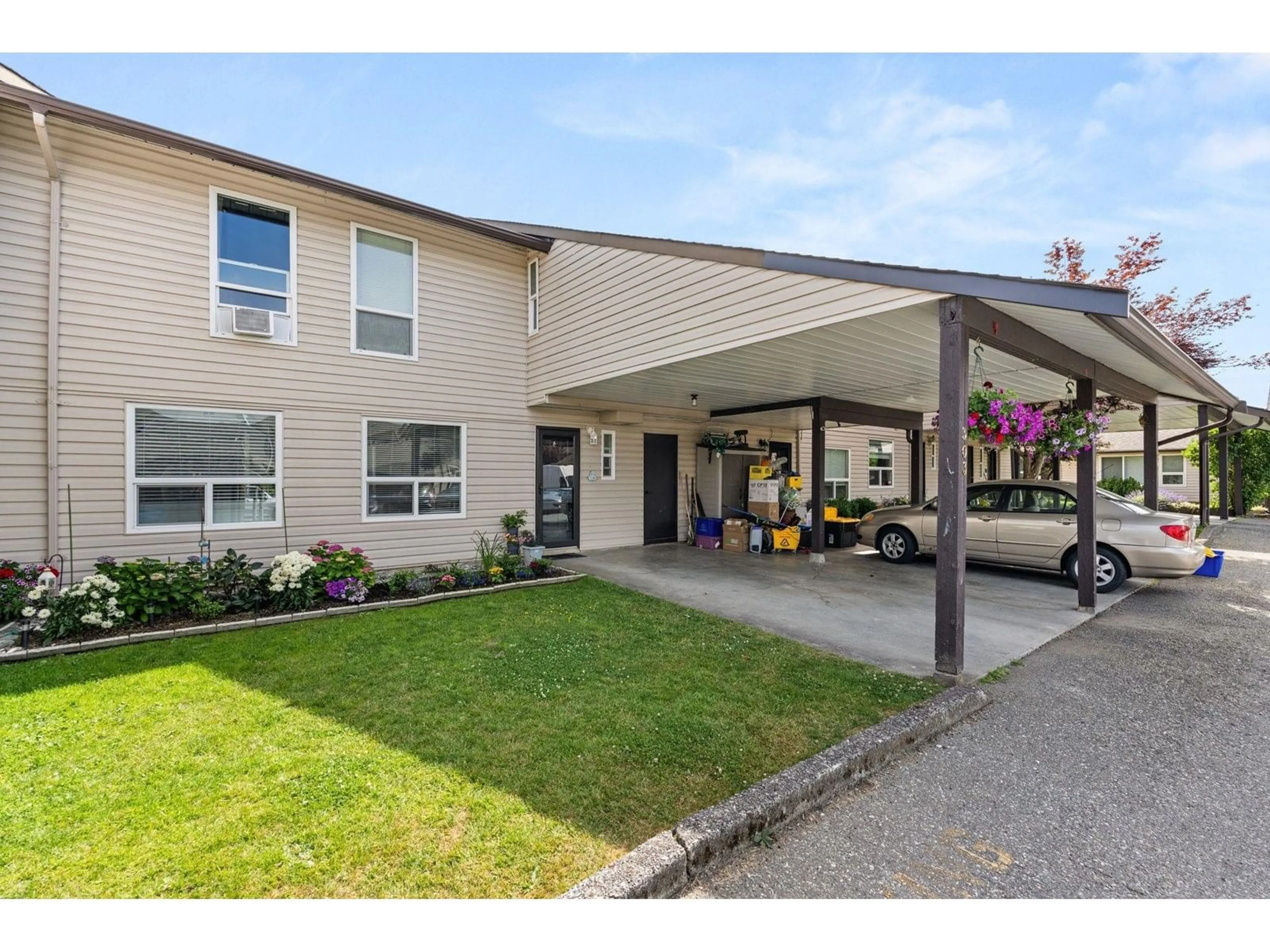 Unknown for 303 - 27411 28, Langley British Columbia V4W3V2