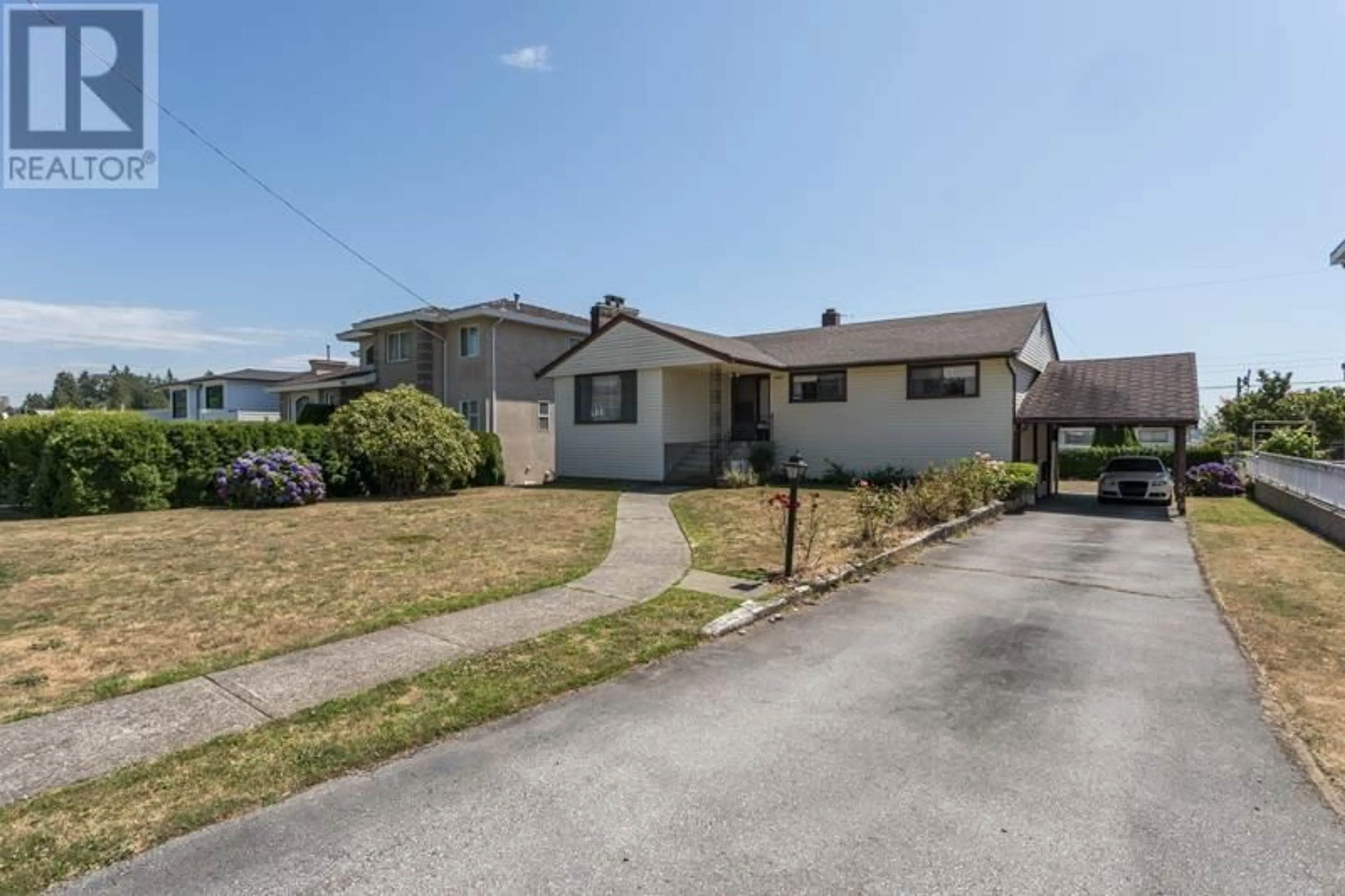 Home with vinyl exterior material, street for 6650 WINCH STREET, Burnaby British Columbia V5B2L6