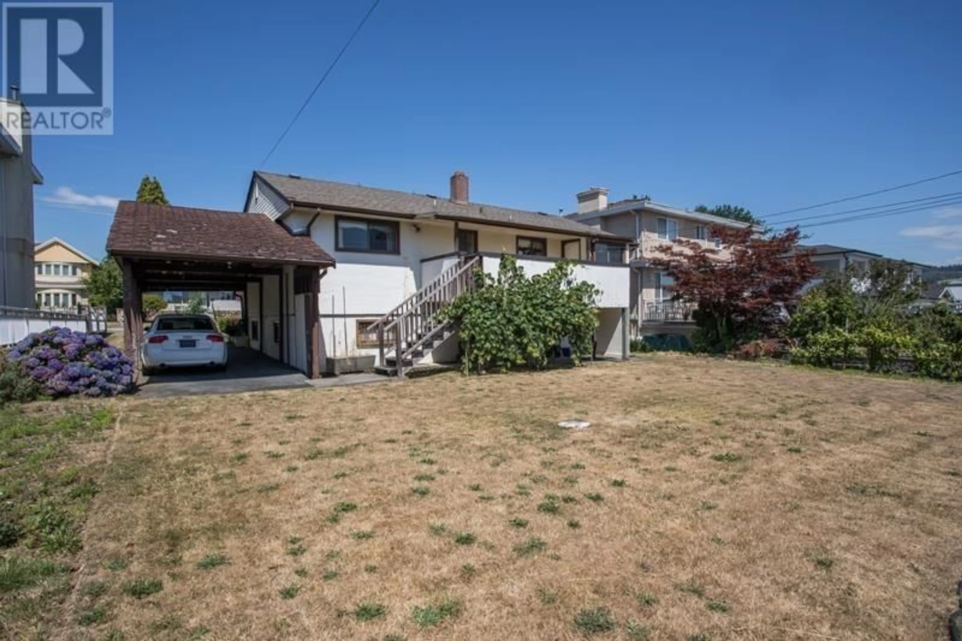 A pic from outside/outdoor area/front of a property/back of a property/a pic from drone, street for 6650 WINCH STREET, Burnaby British Columbia V5B2L6