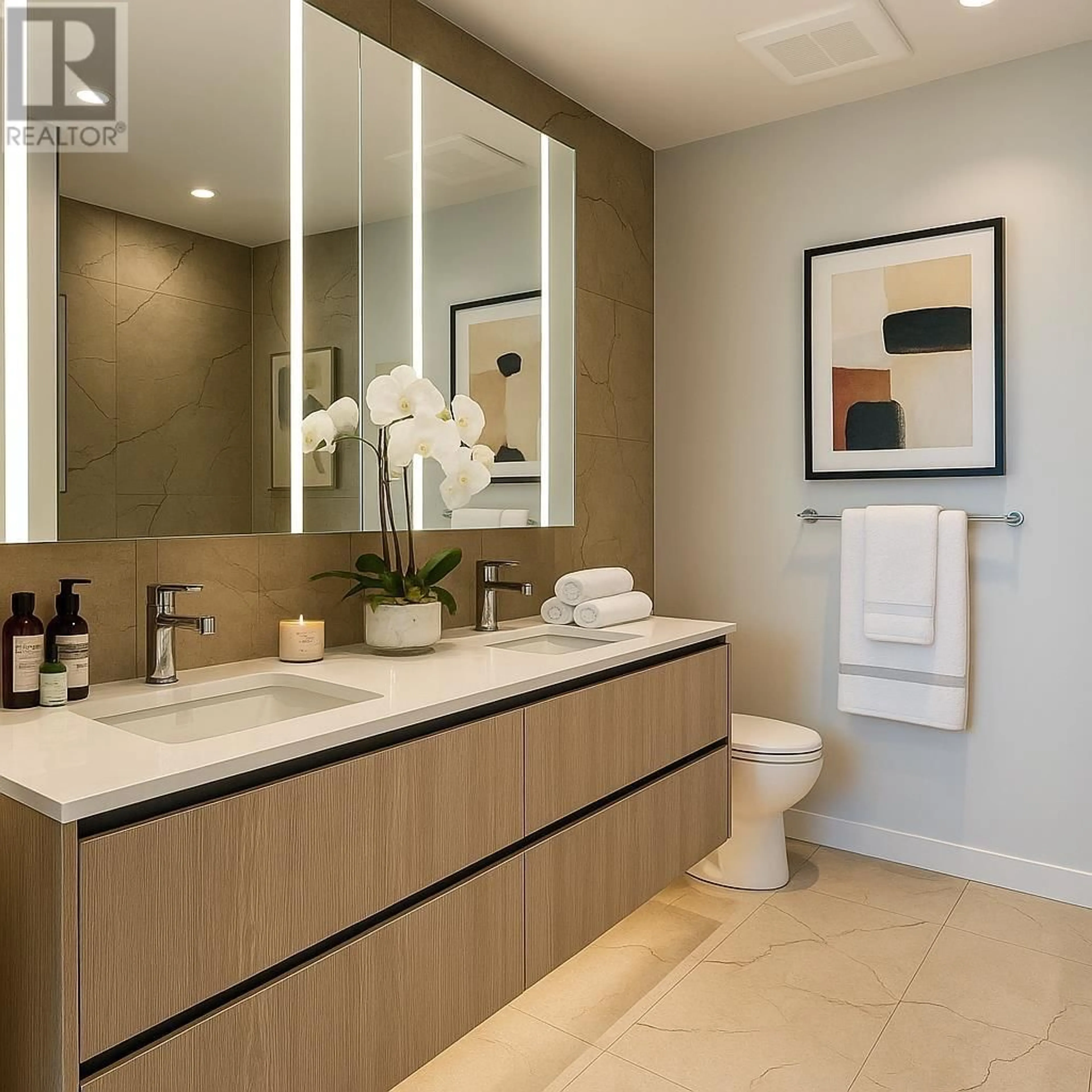 Contemporary bathroom, ceramic/tile floor for 3006 - 1500 FERN STREET, North Vancouver British Columbia V7J0E6