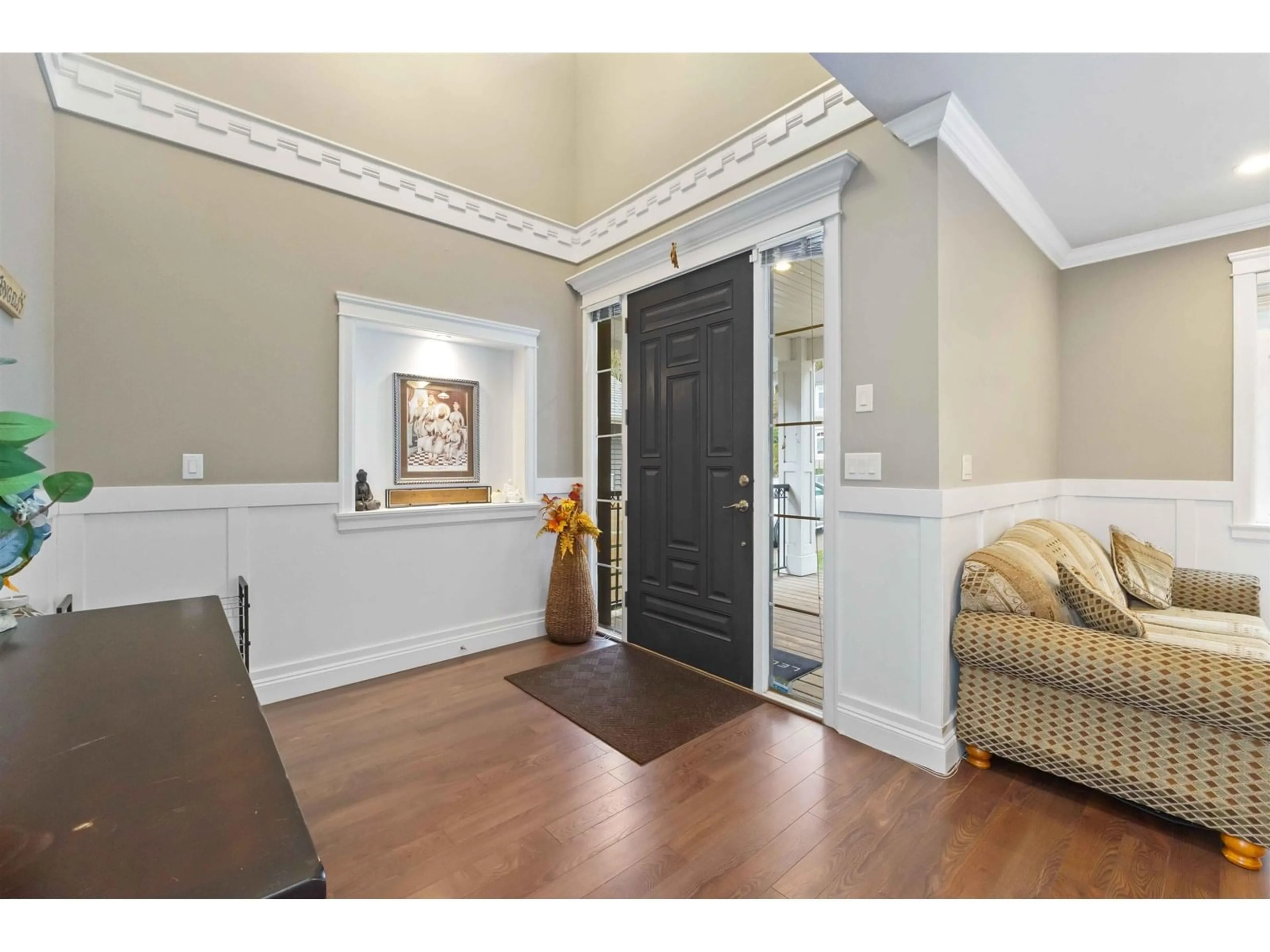 Indoor entryway for 3697 HAJULA, Abbotsford British Columbia V3G2W4