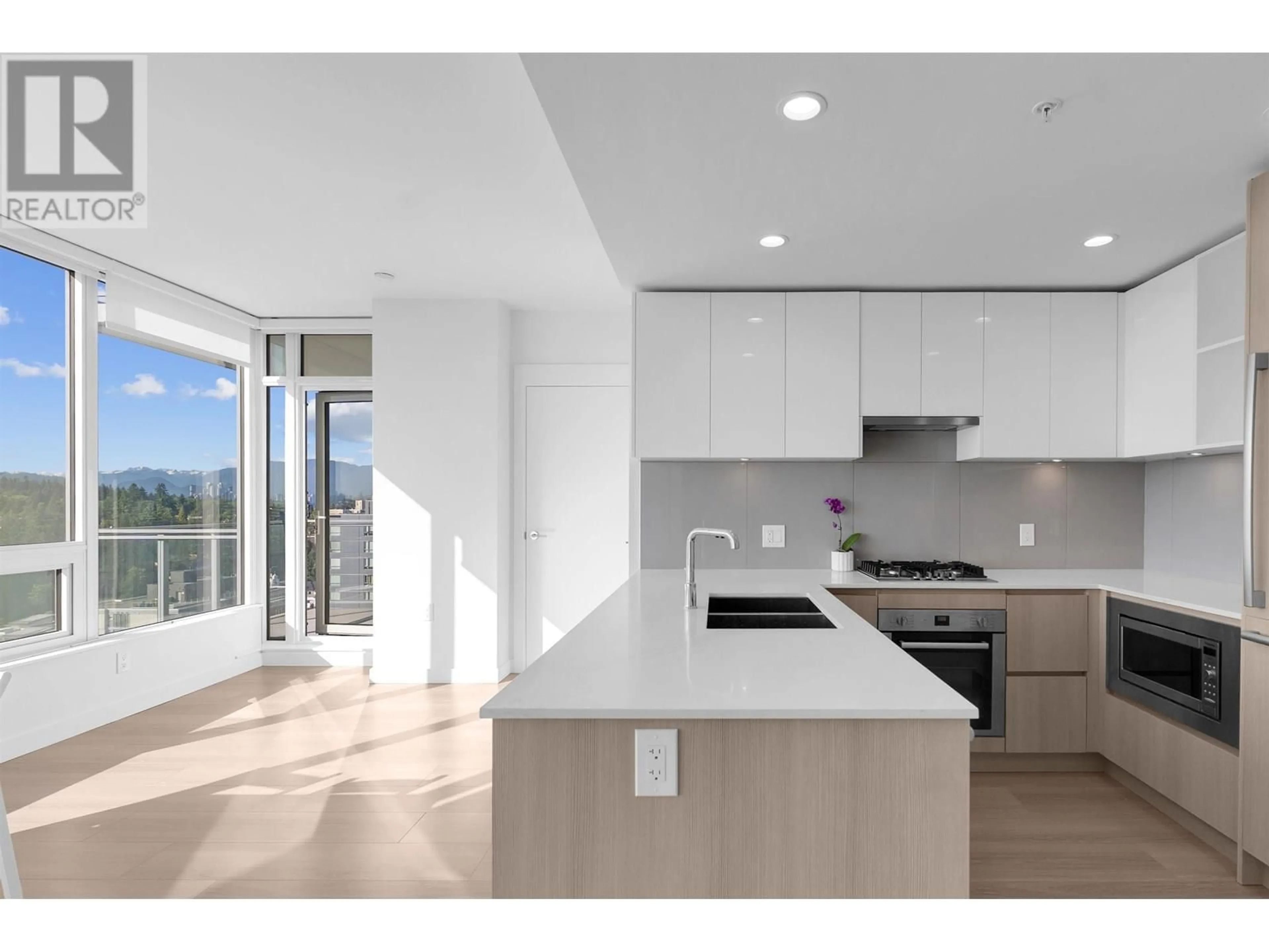 Open concept kitchen, ceramic/tile floor for 2902 - 618 CARNARVON STREET, New Westminster British Columbia V3M0N9
