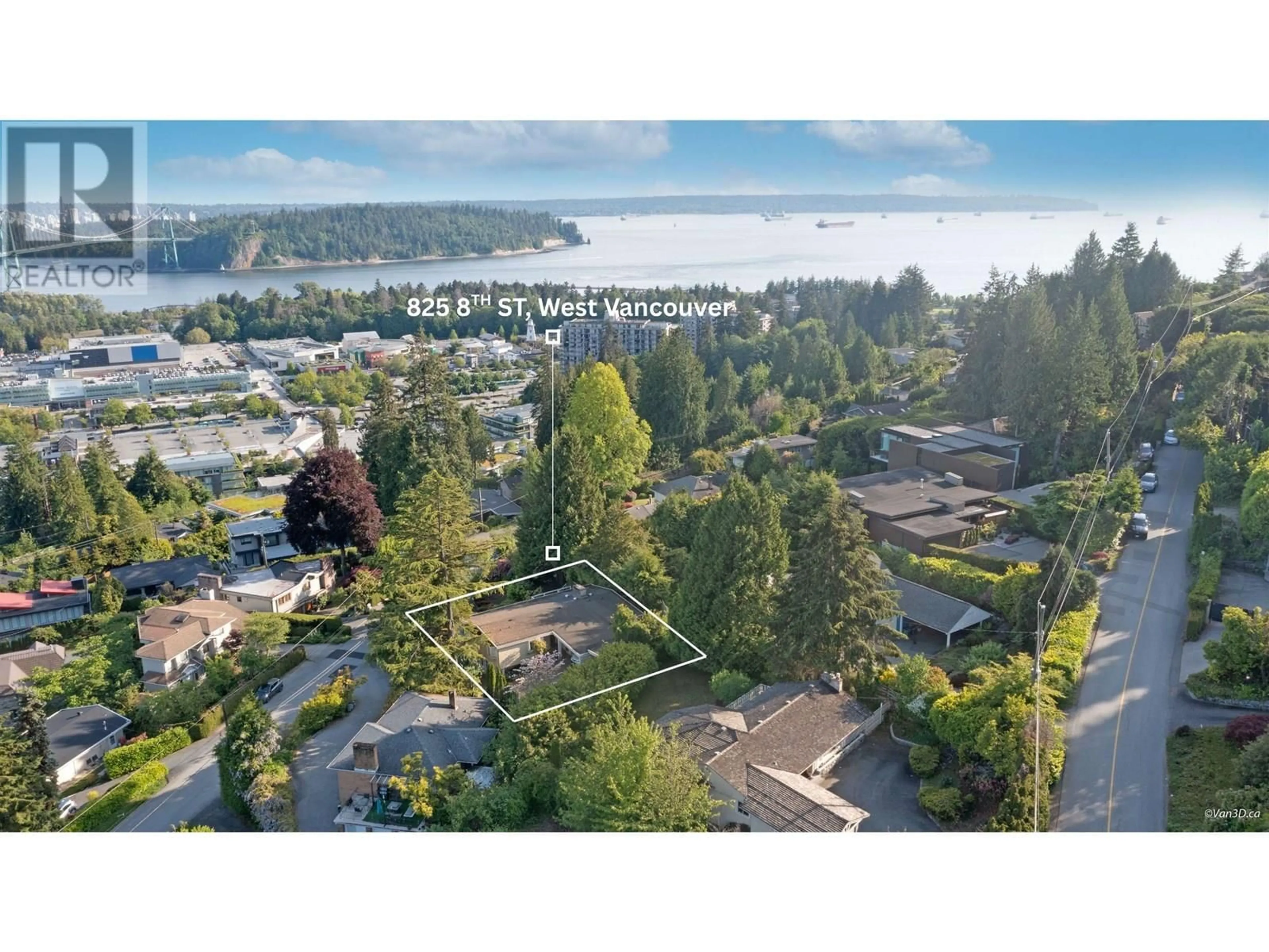 A pic from outside/outdoor area/front of a property/back of a property/a pic from drone, unknown for 825 8TH STREET, West Vancouver British Columbia V7T1S1