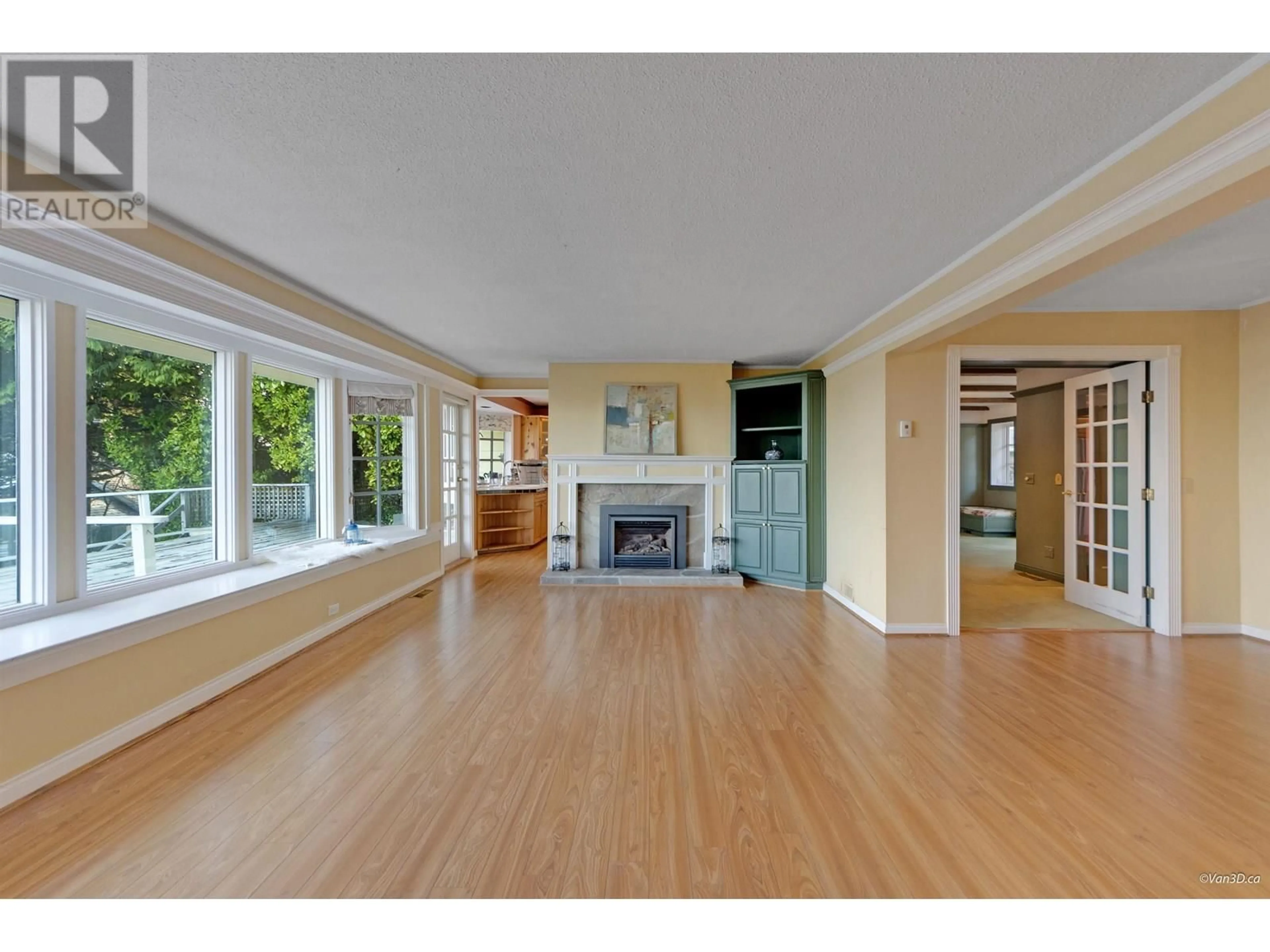 Unknown for 825 8TH STREET, West Vancouver British Columbia V7T1S1