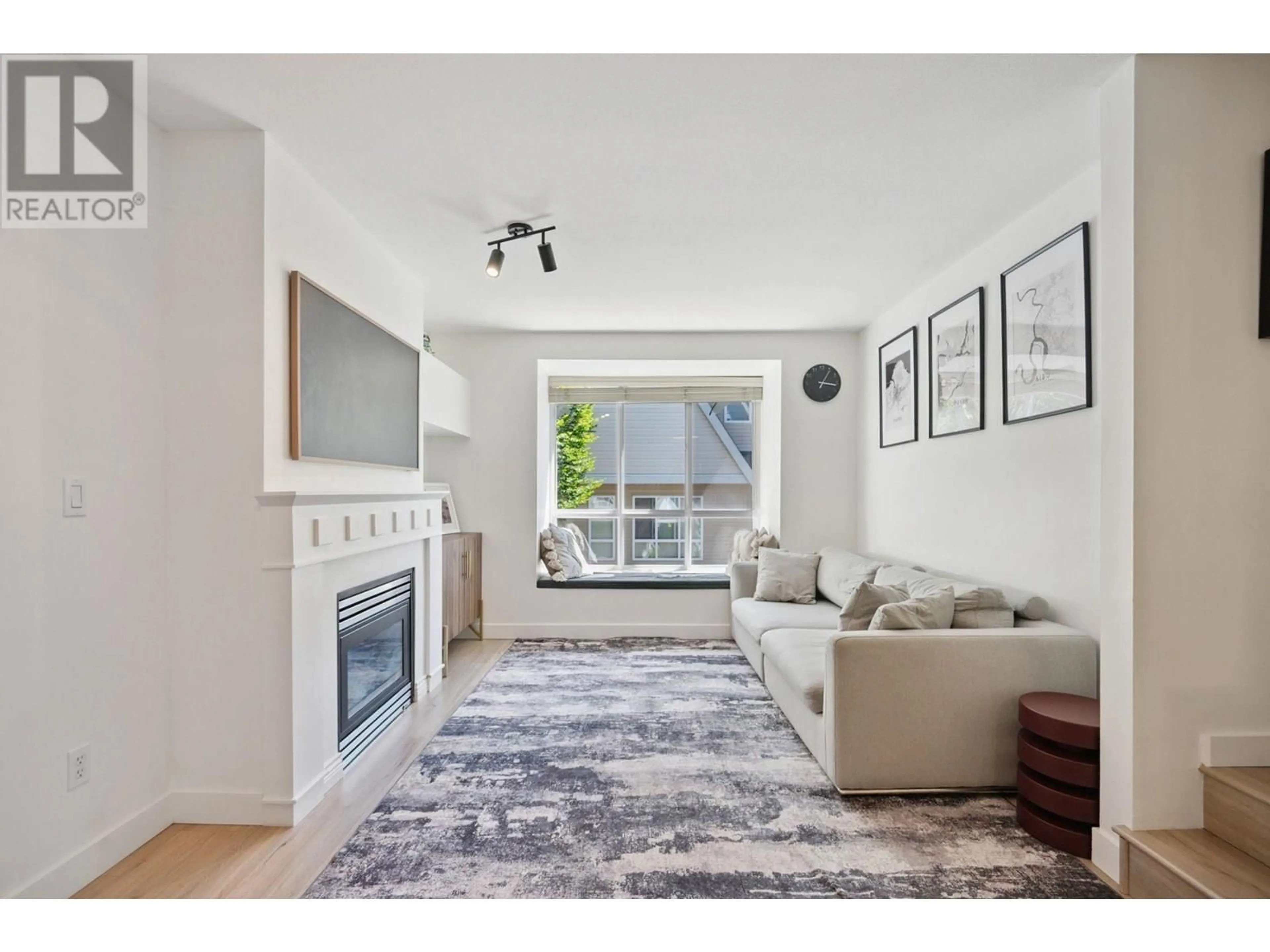 Living room with furniture, unknown for 6689 PRENTER STREET, Burnaby British Columbia V5E1B1
