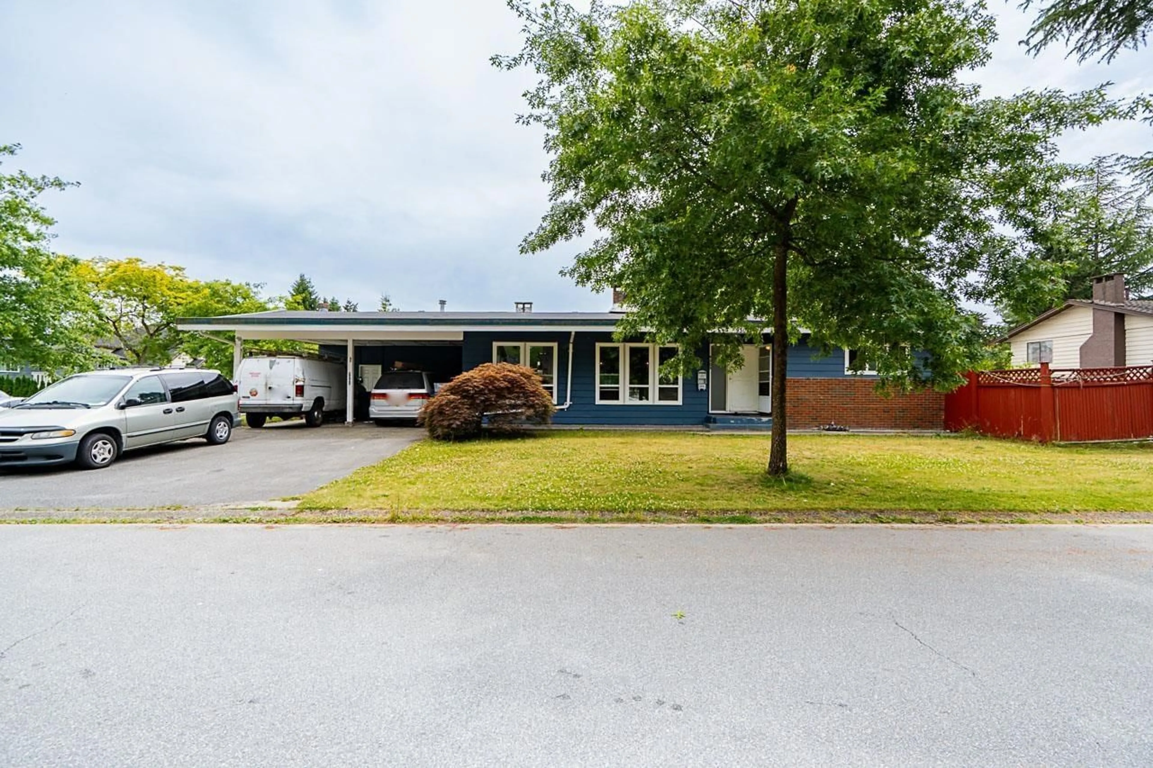 Unknown for 9303 STUART, Surrey British Columbia V3V1T8