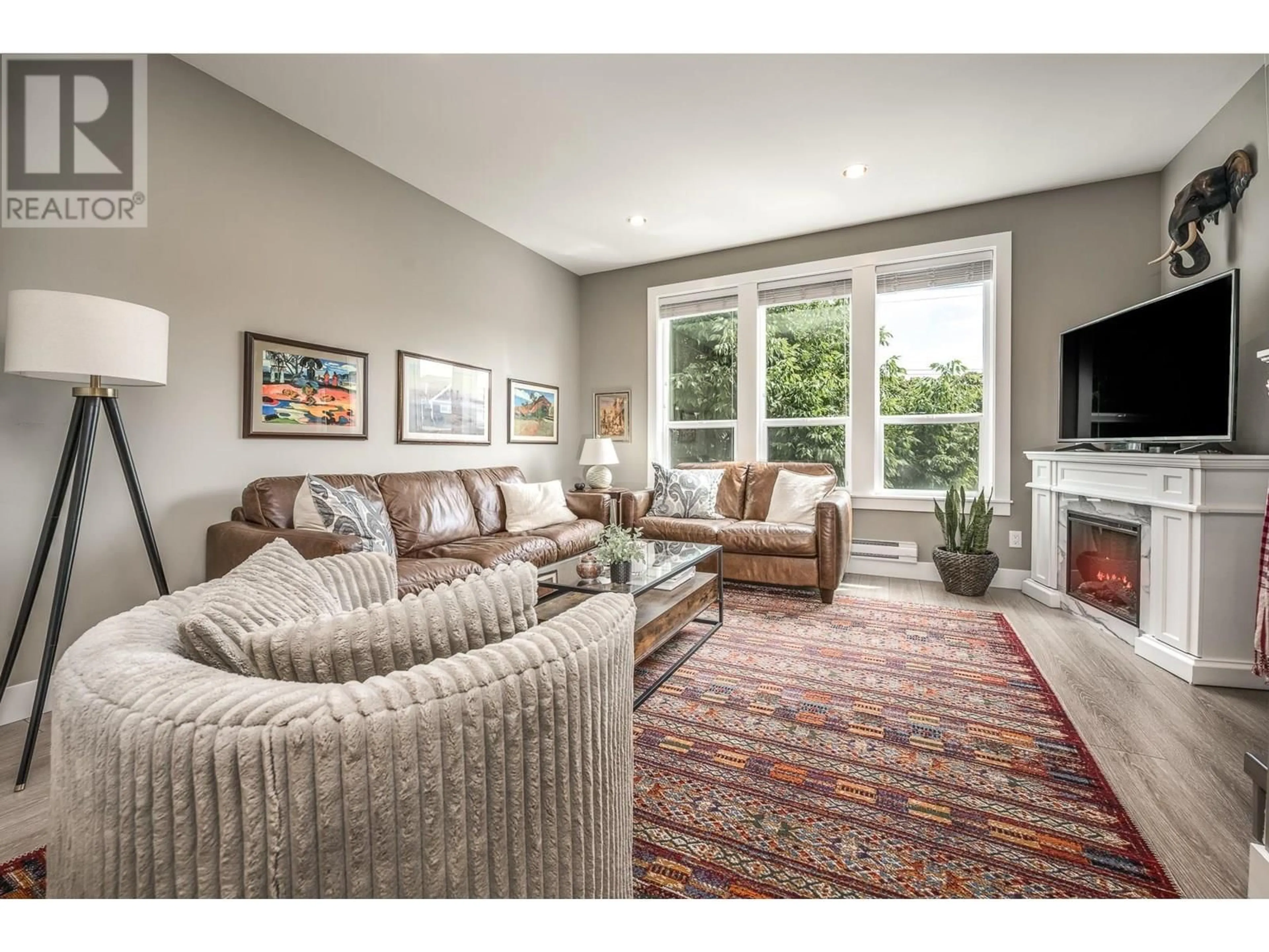 Living room with furniture, carpet floor for 14 - 4949 47A AVENUE, Delta British Columbia V4K1T6