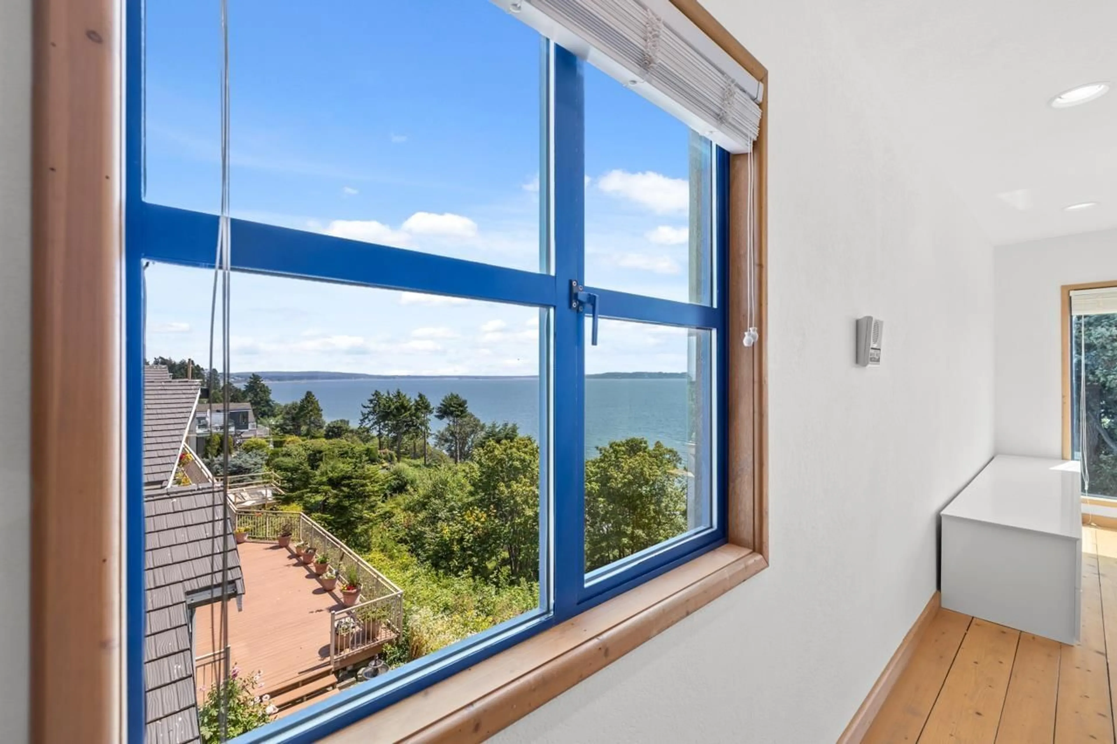 Balcony in the apartment, water/lake/river/ocean view for 13102 13, Surrey British Columbia V4A1B8