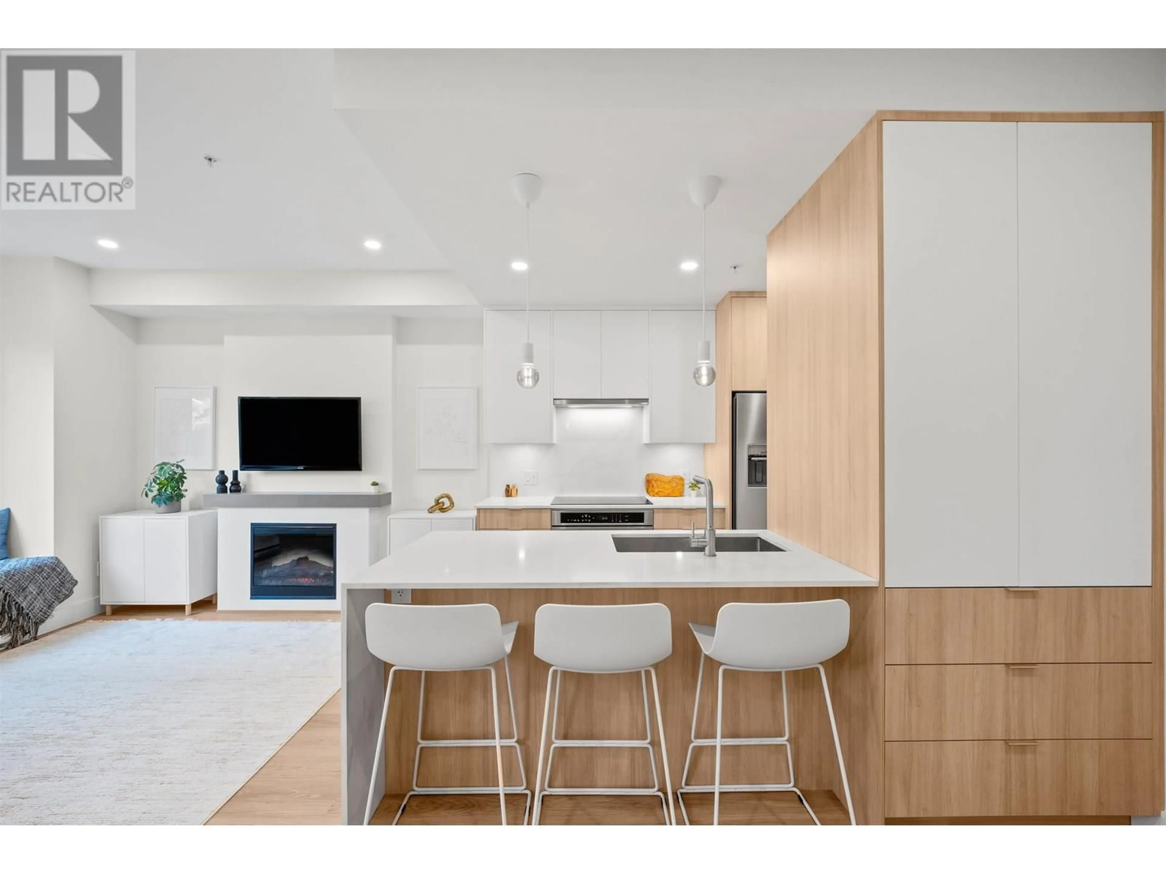 Open concept kitchen, unknown for 104 - 7428 BYRNEPARK WALK, Burnaby British Columbia V3N0B4