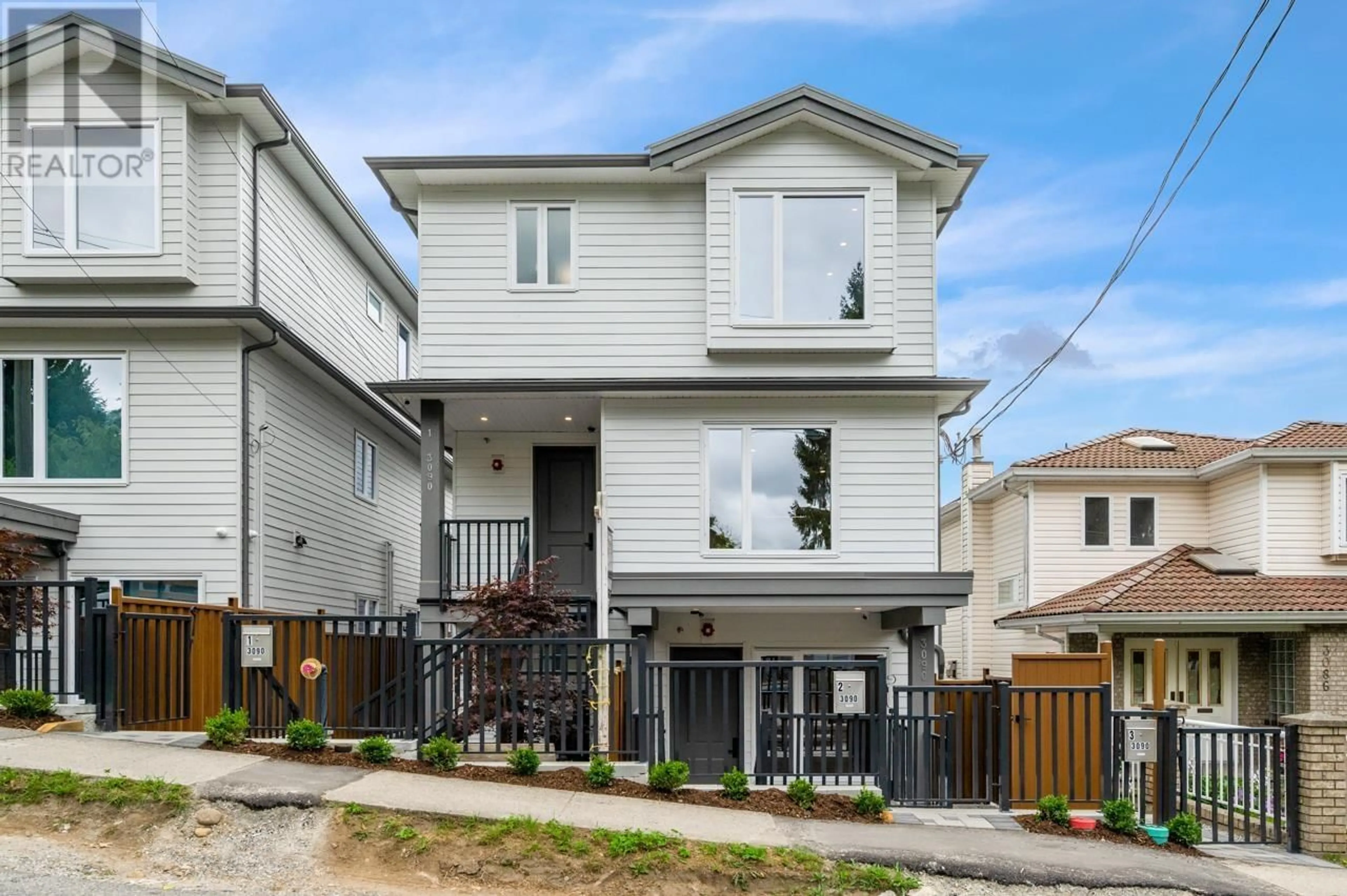 Home with vinyl exterior material, street for 3 - 3090 VANNESS AVENUE, Vancouver British Columbia V5R5A1