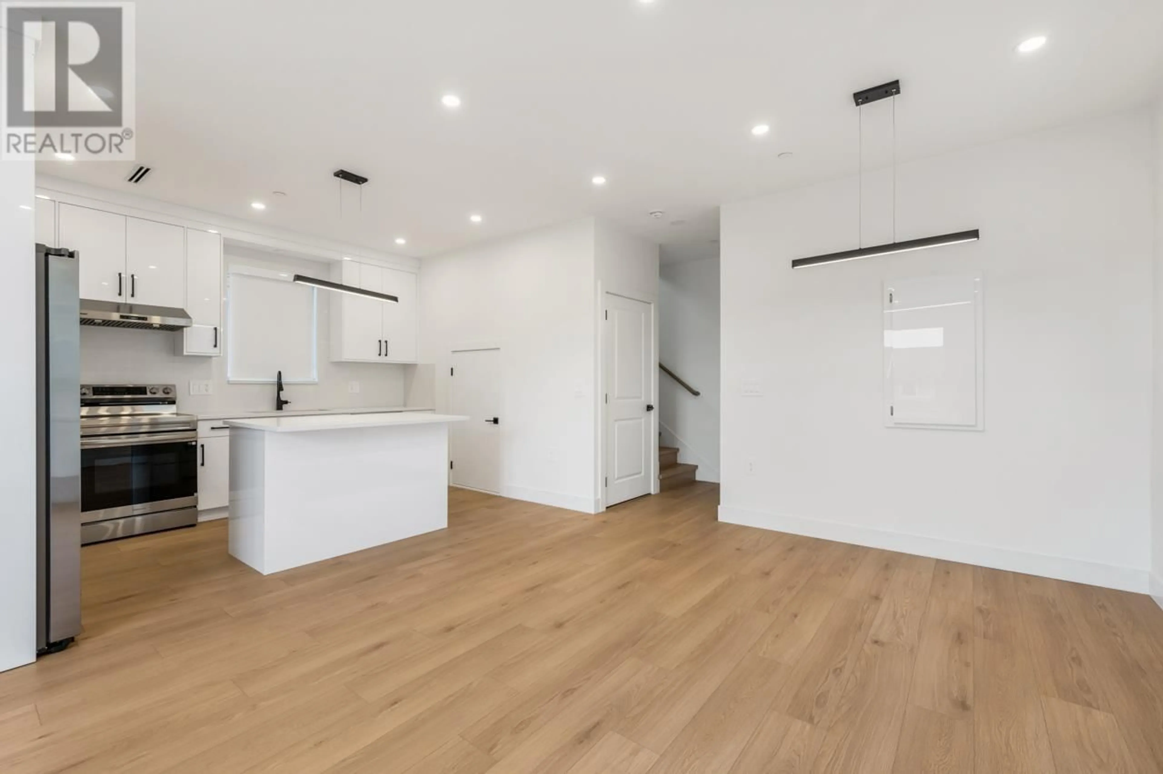 A pic of a room for 3 - 3090 VANNESS AVENUE, Vancouver British Columbia V5R5A1