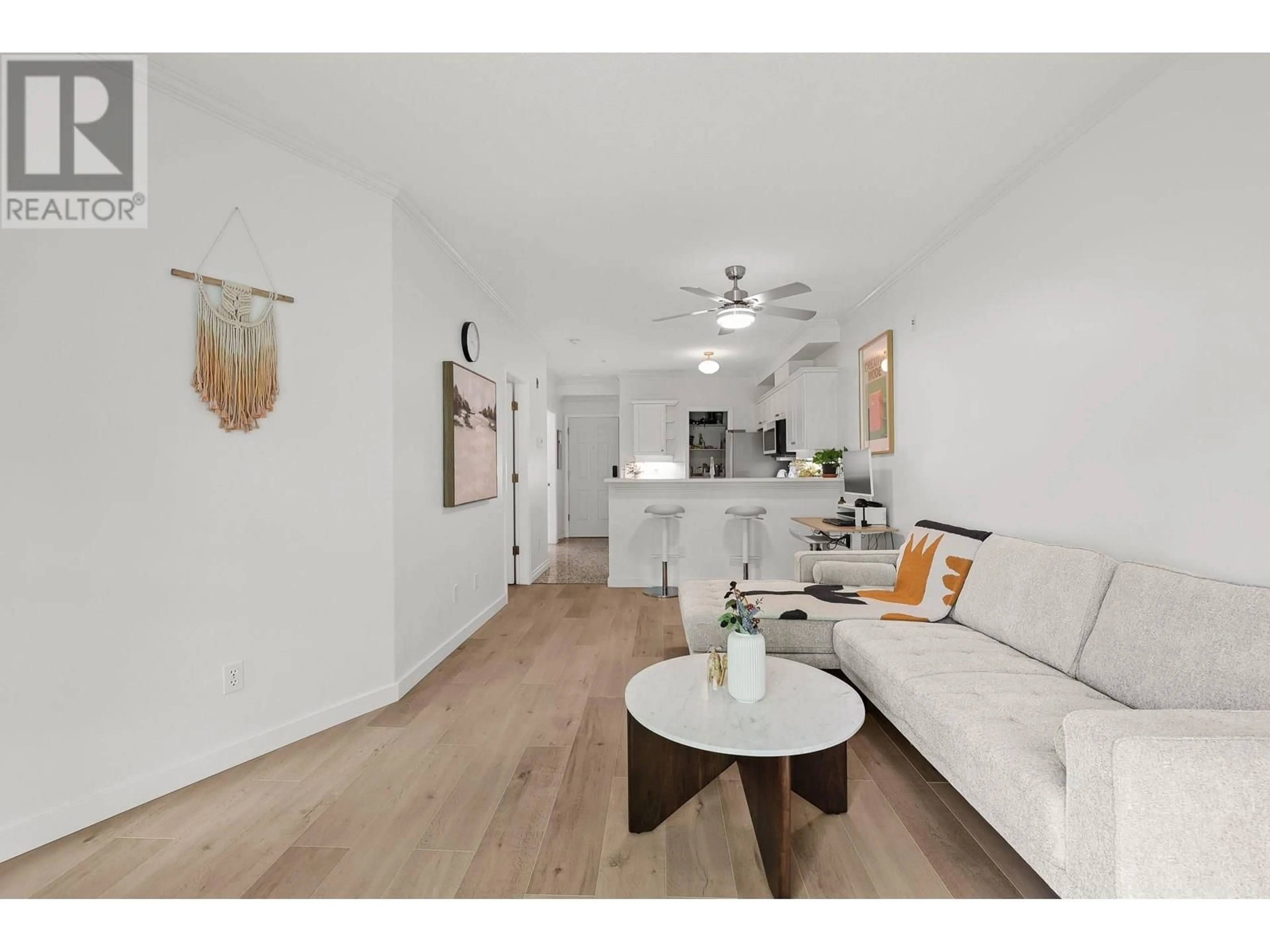 Living room with furniture, unknown for 325 - 1185 PACIFIC STREET, Coquitlam British Columbia V3B7Z2