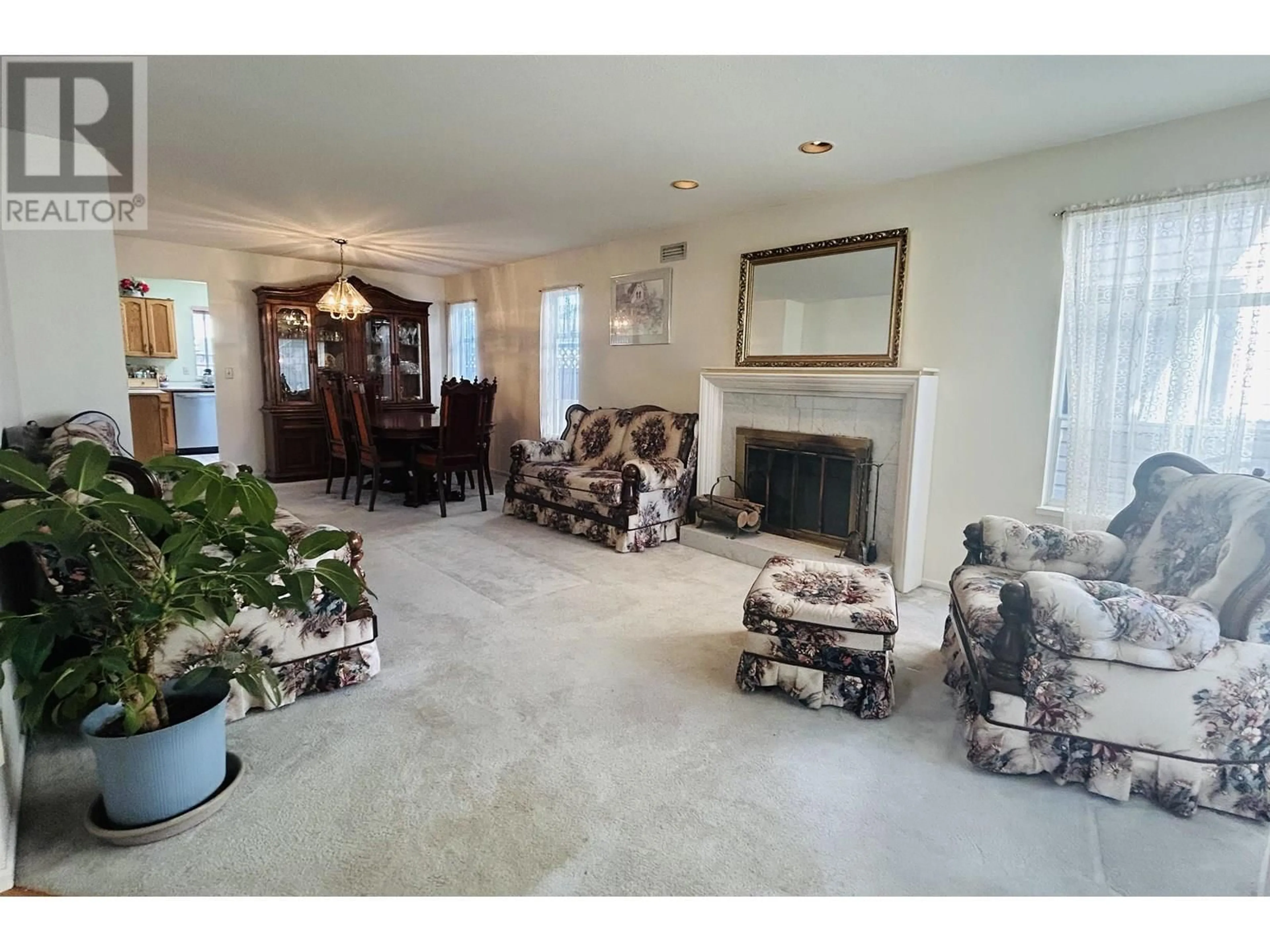 Living room with furniture, carpet floor for 3775 BROADWAY STREET, Richmond British Columbia V7E2Y1