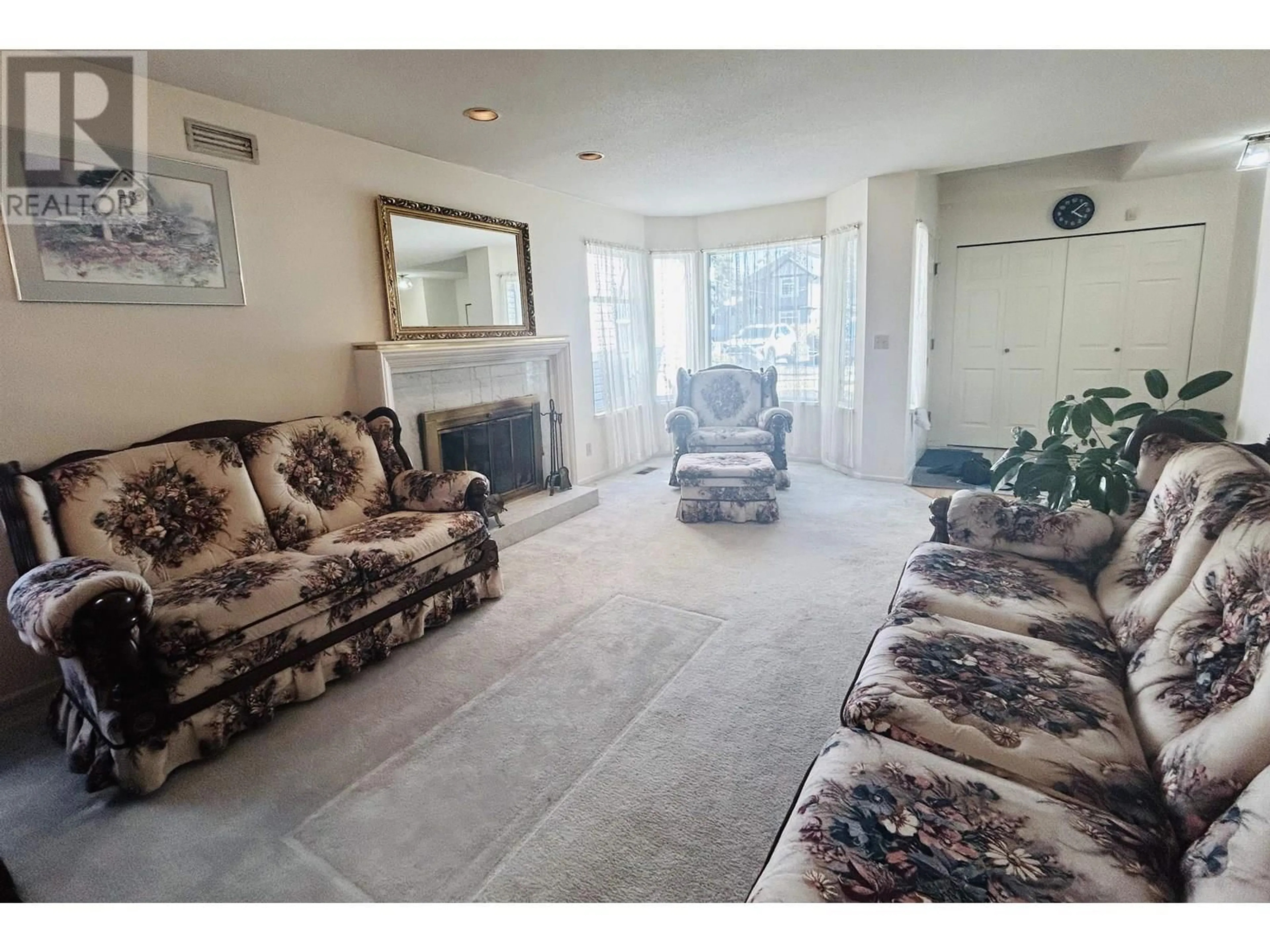 Living room with furniture, carpet floor for 3775 BROADWAY STREET, Richmond British Columbia V7E2Y1
