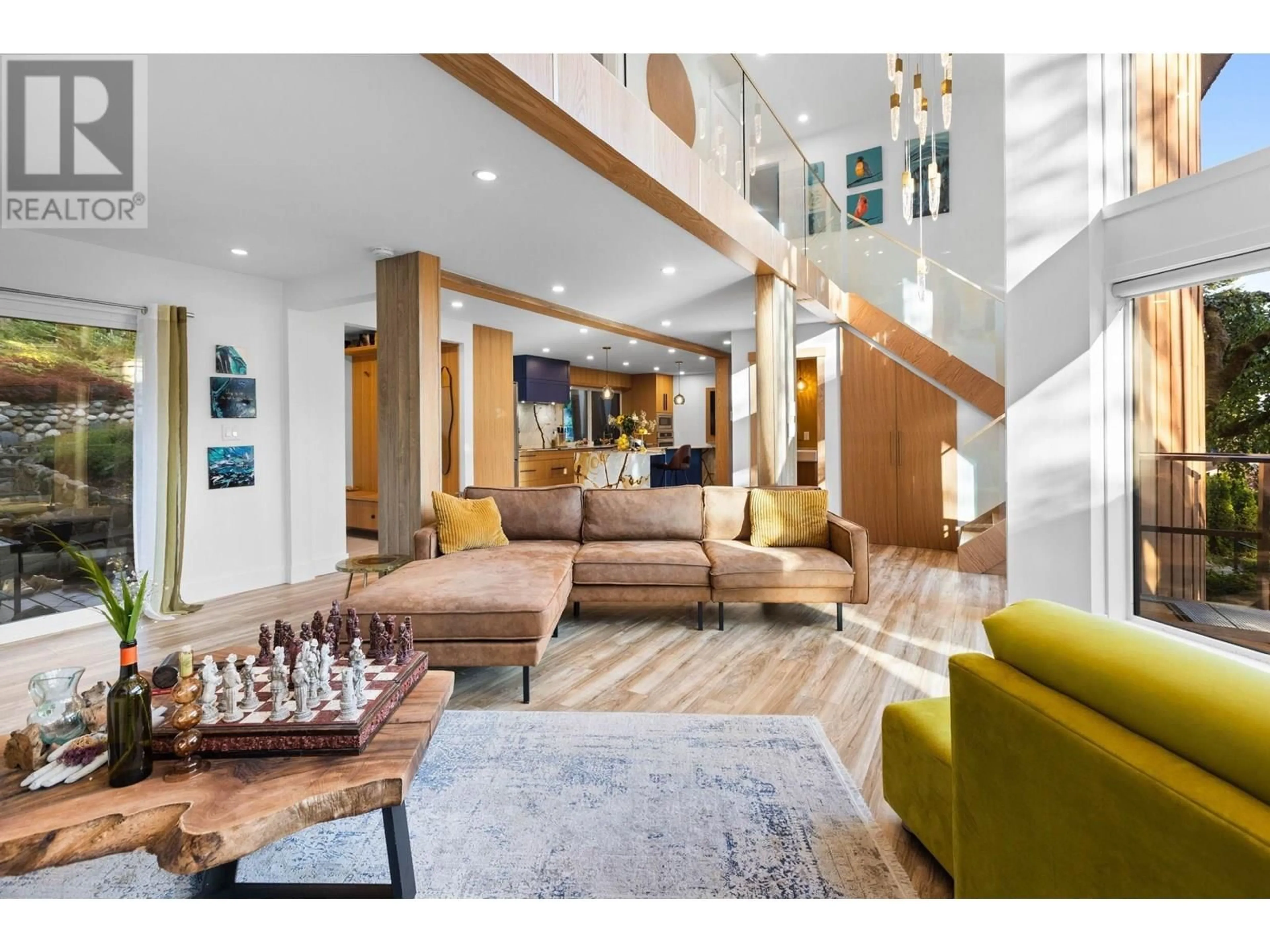 Lobby for 159 ROE DRIVE, Port Moody British Columbia V3H3M9