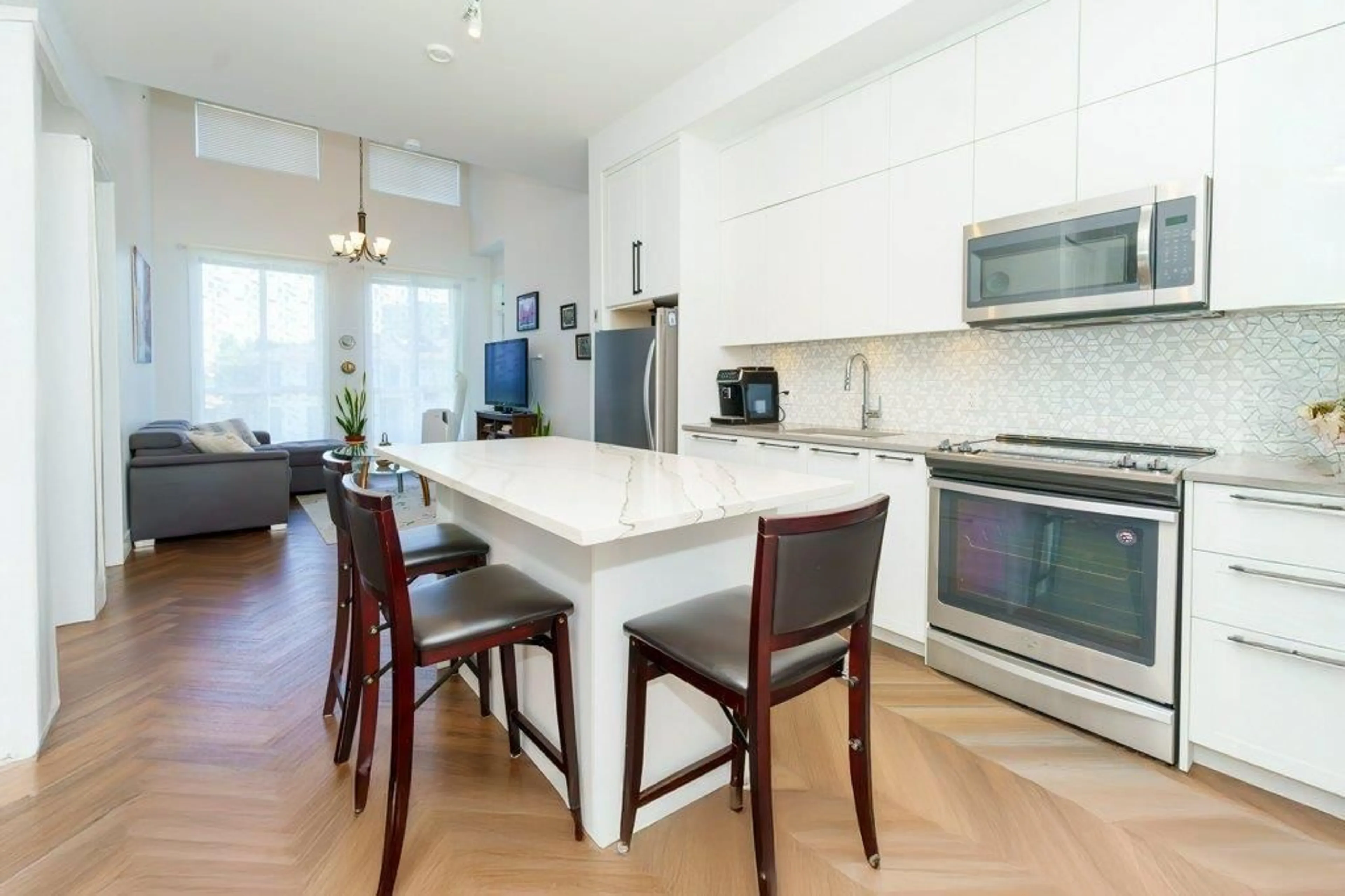 Open concept kitchen, unknown for 413 - 14968 101A, Surrey British Columbia V3R0E8
