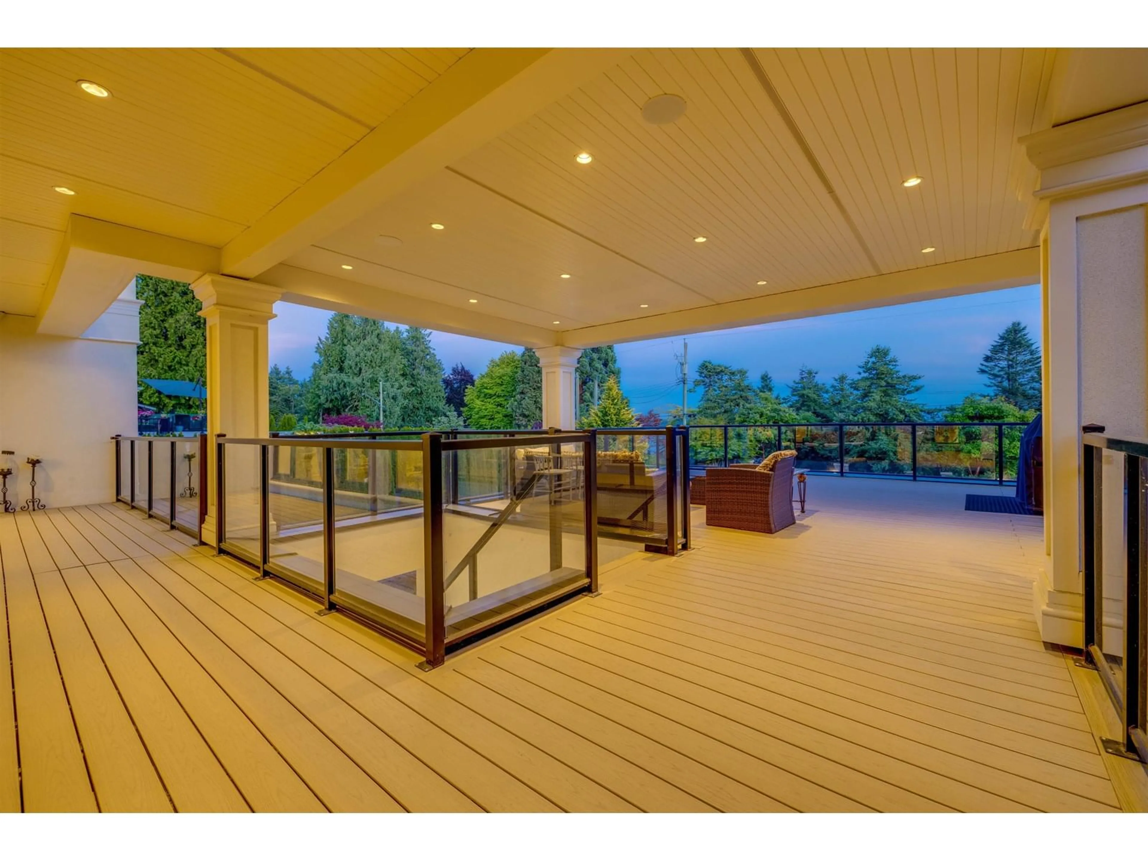 Indoor foyer for 14033 TERRY, White Rock British Columbia V4B1A2
