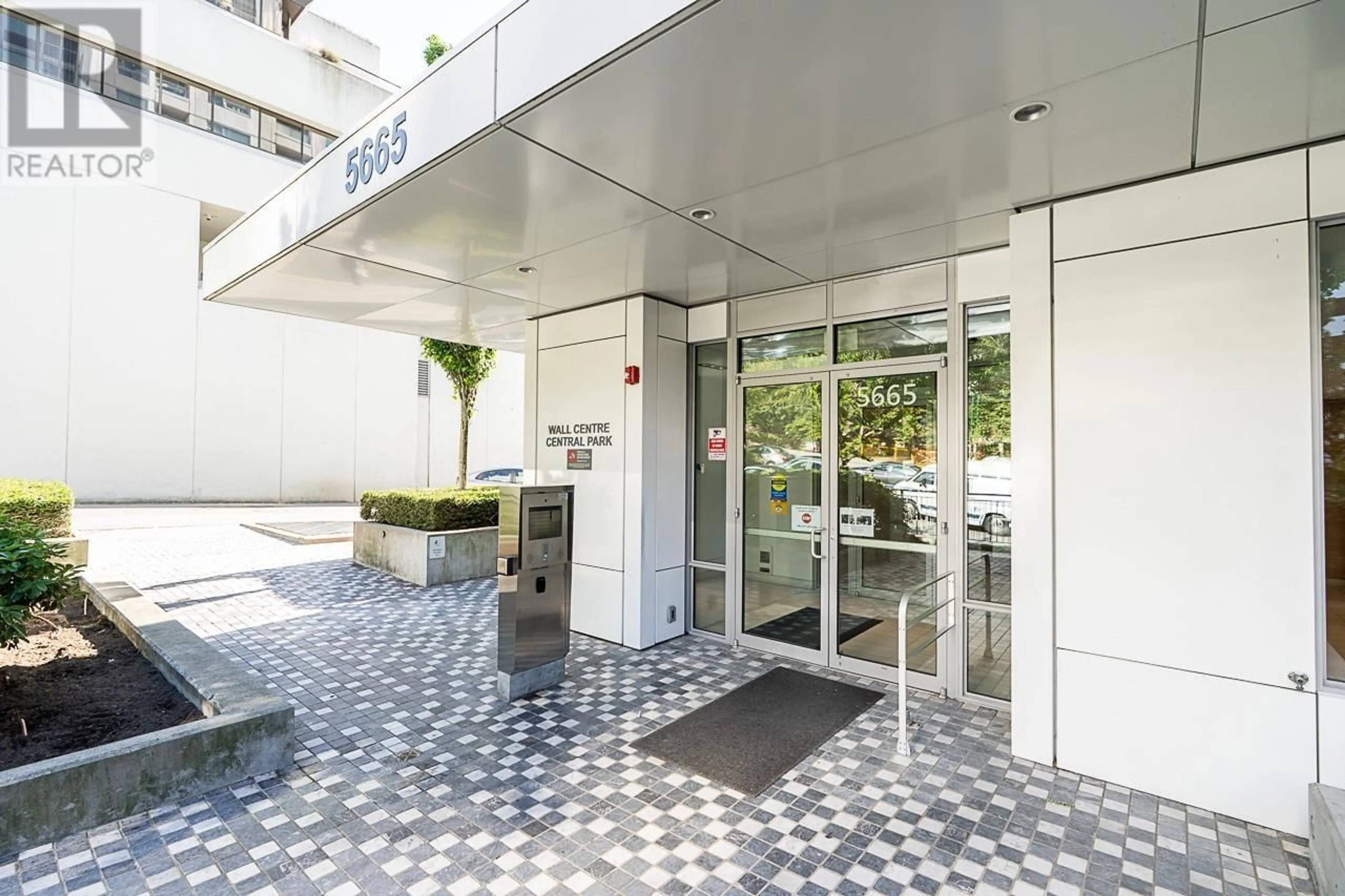 Unknown for 2902 - 5665 BOUNDARY ROAD, Vancouver British Columbia V5R0E4