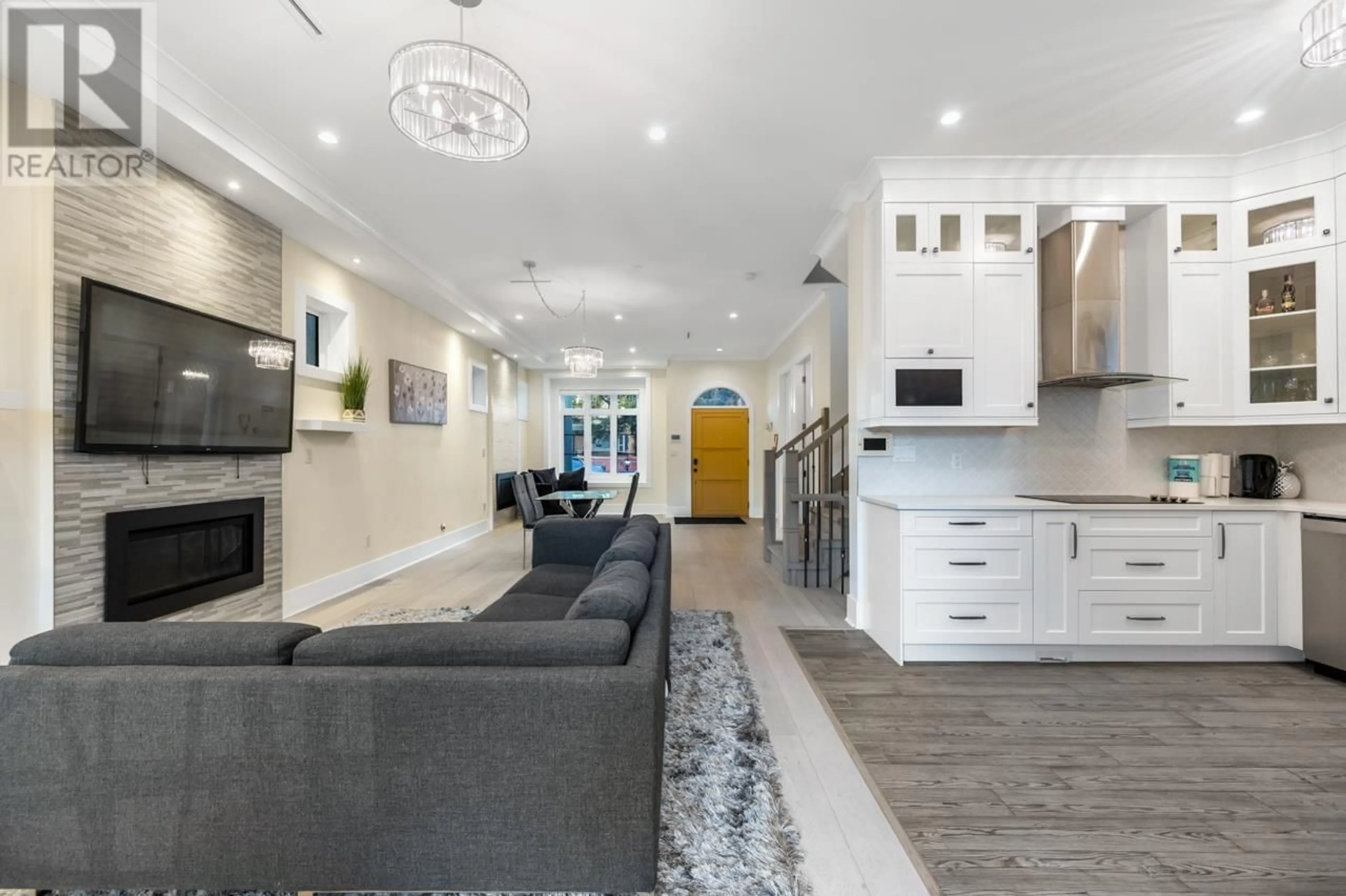 Open concept kitchen, ceramic/tile floor for 288 59TH AVENUE, Vancouver British Columbia V5X1X9