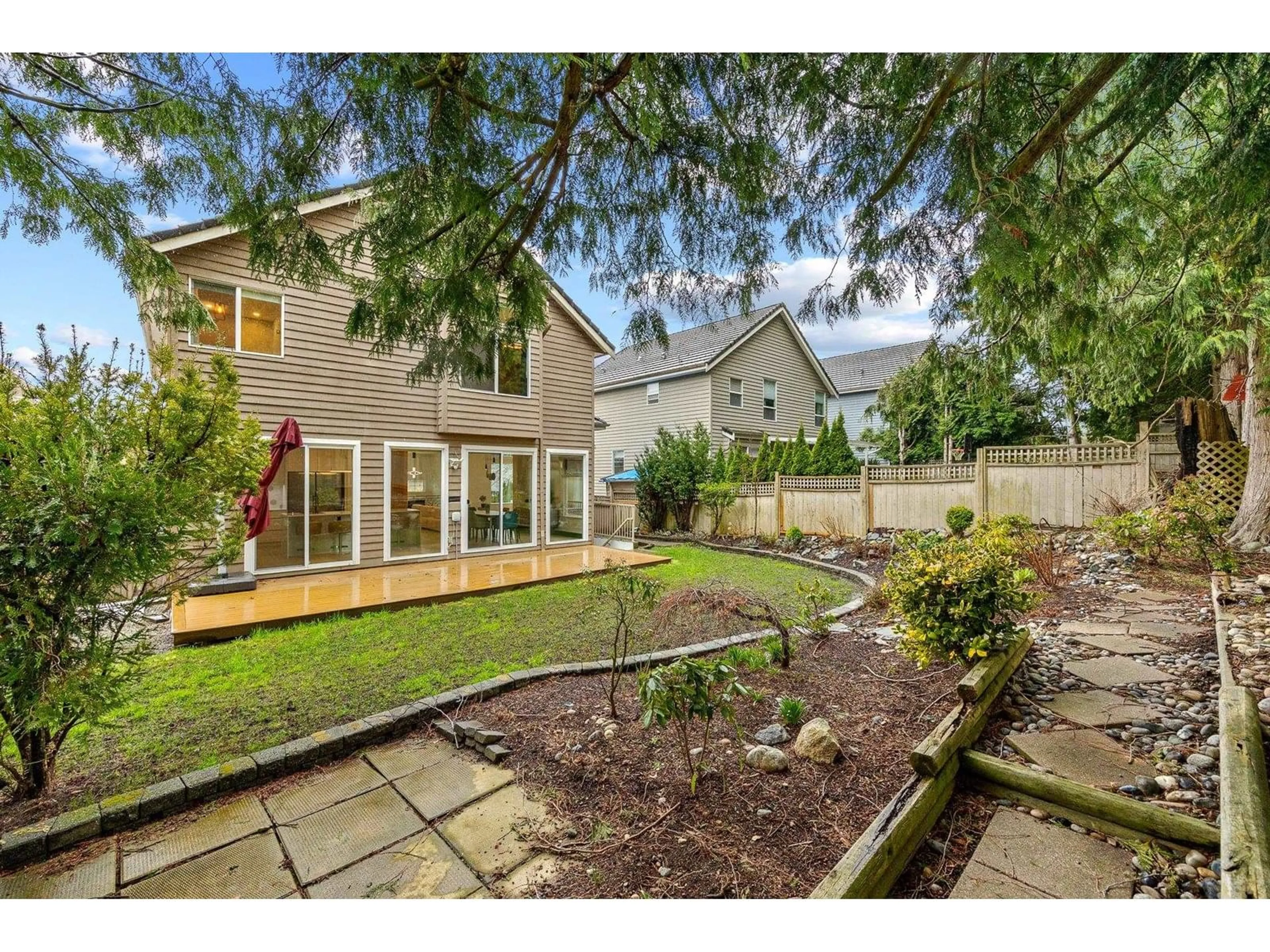 Unknown for 15497 ROSEMARY HEIGHTS, Surrey British Columbia V3Z0K2
