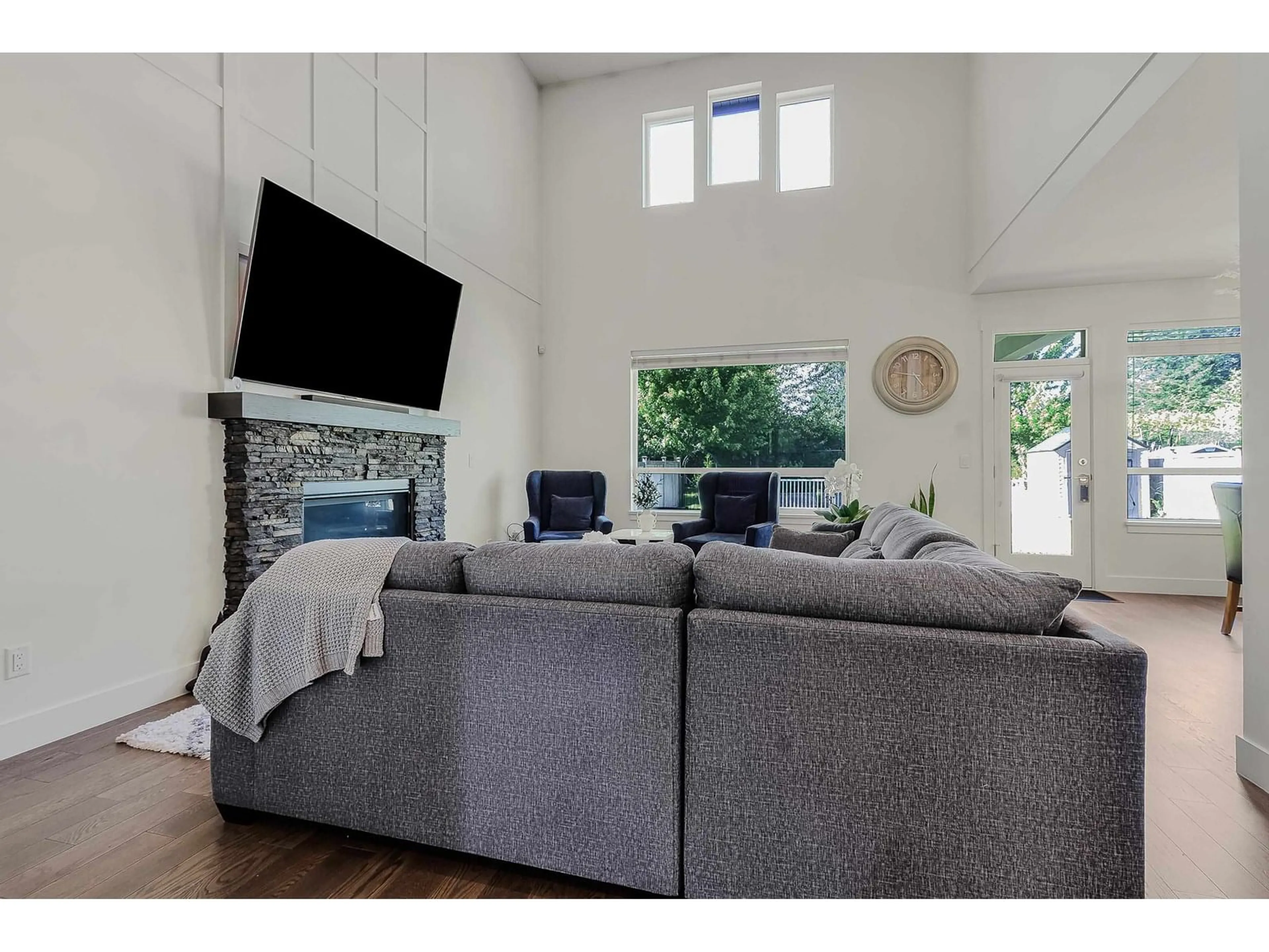 Living room with furniture, unknown for 27155 35B, Langley British Columbia V4W0C3