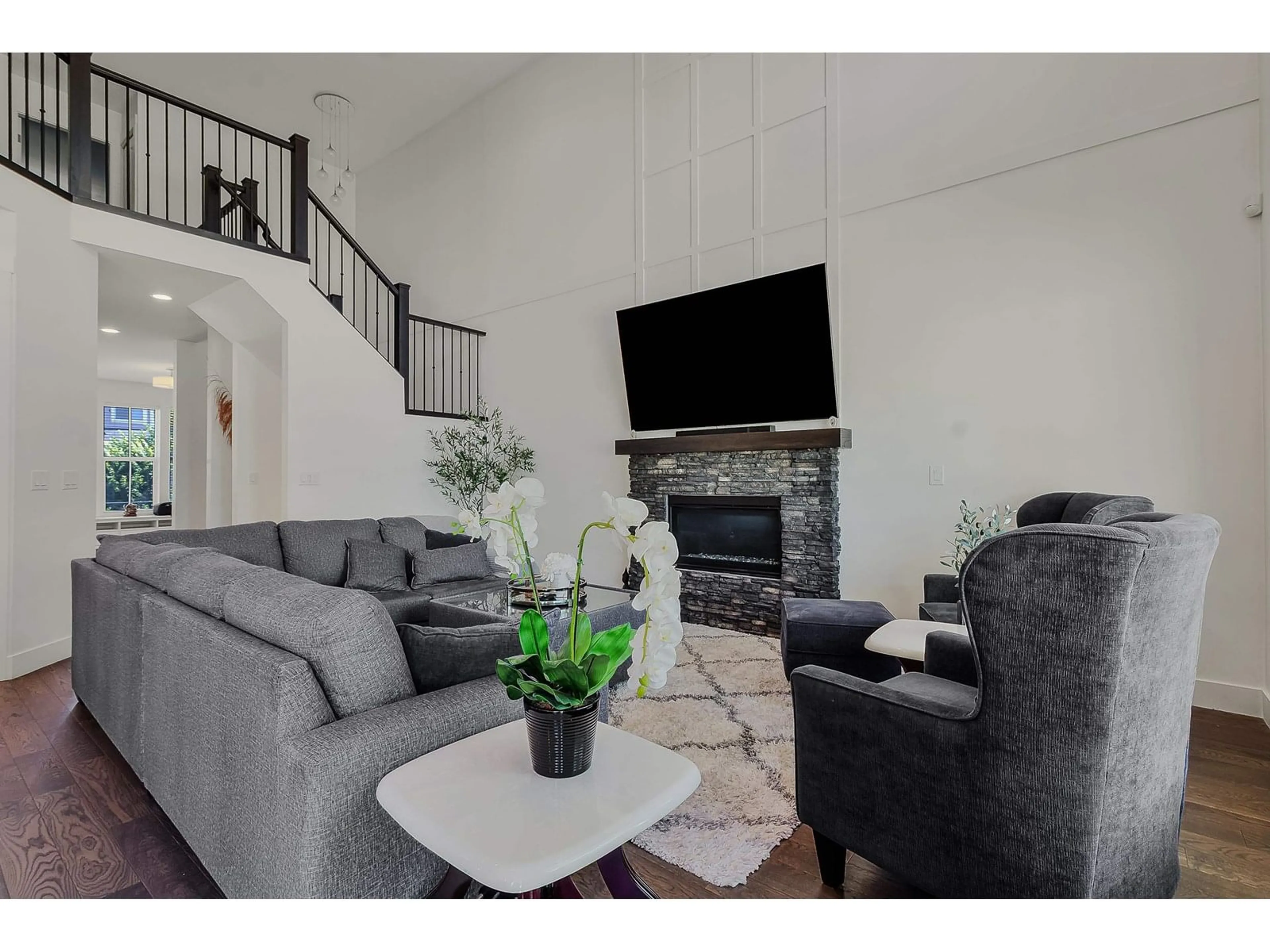 Living room with furniture, unknown for 27155 35B, Langley British Columbia V4W0C3
