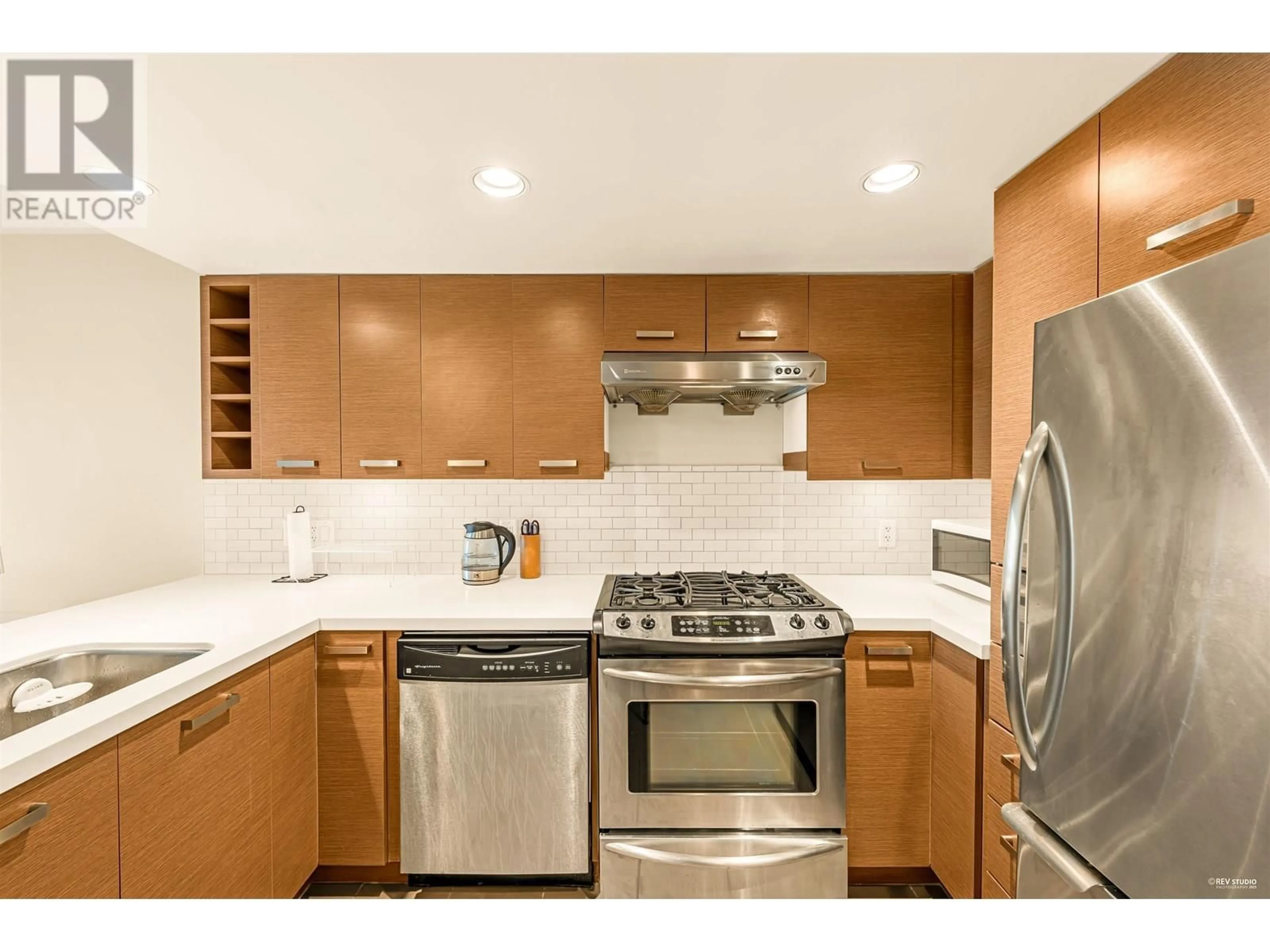 Standard kitchen, unknown for 1101 - 8033 SABA ROAD, Richmond British Columbia V6Y4M8