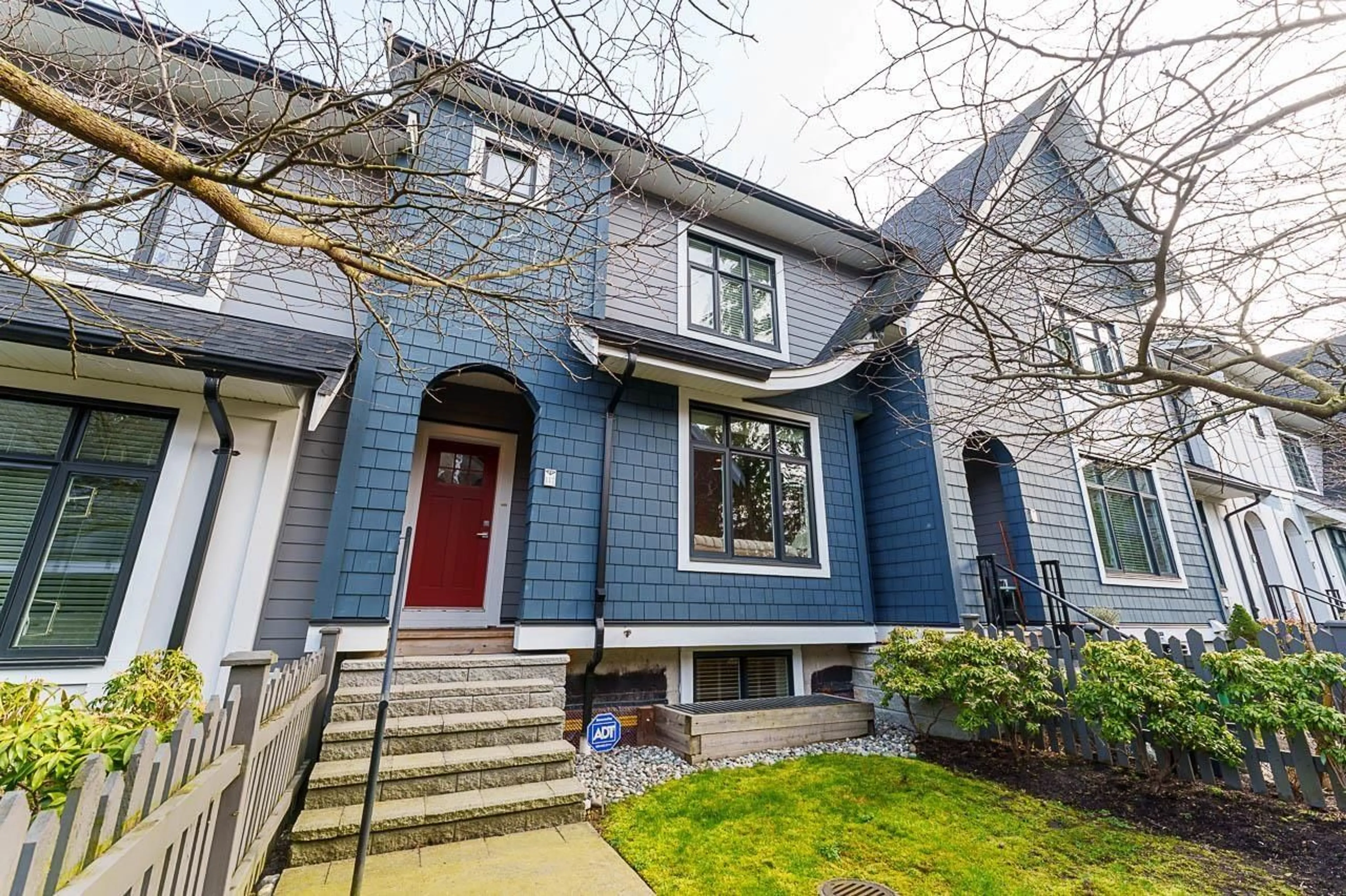 Home with vinyl exterior material, street for 117 - 2853 HELC, Surrey British Columbia V3Z0N5