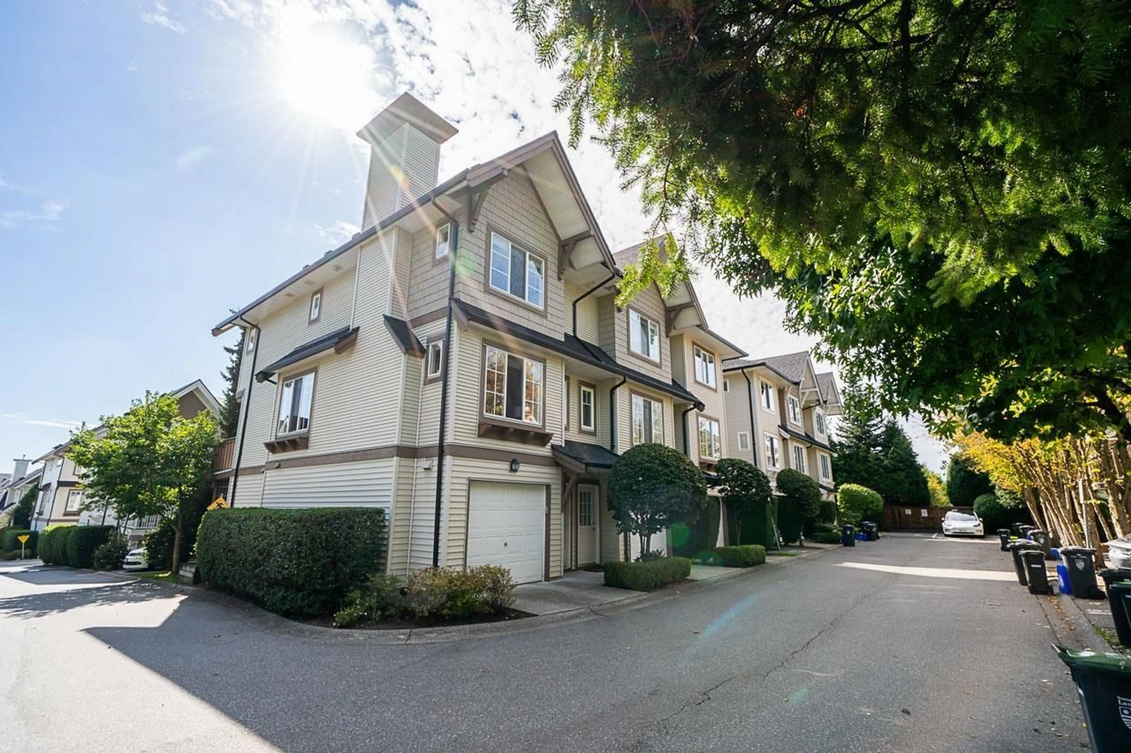 Unknown for 22 - 20540 66, Langley British Columbia V2Y2Y7