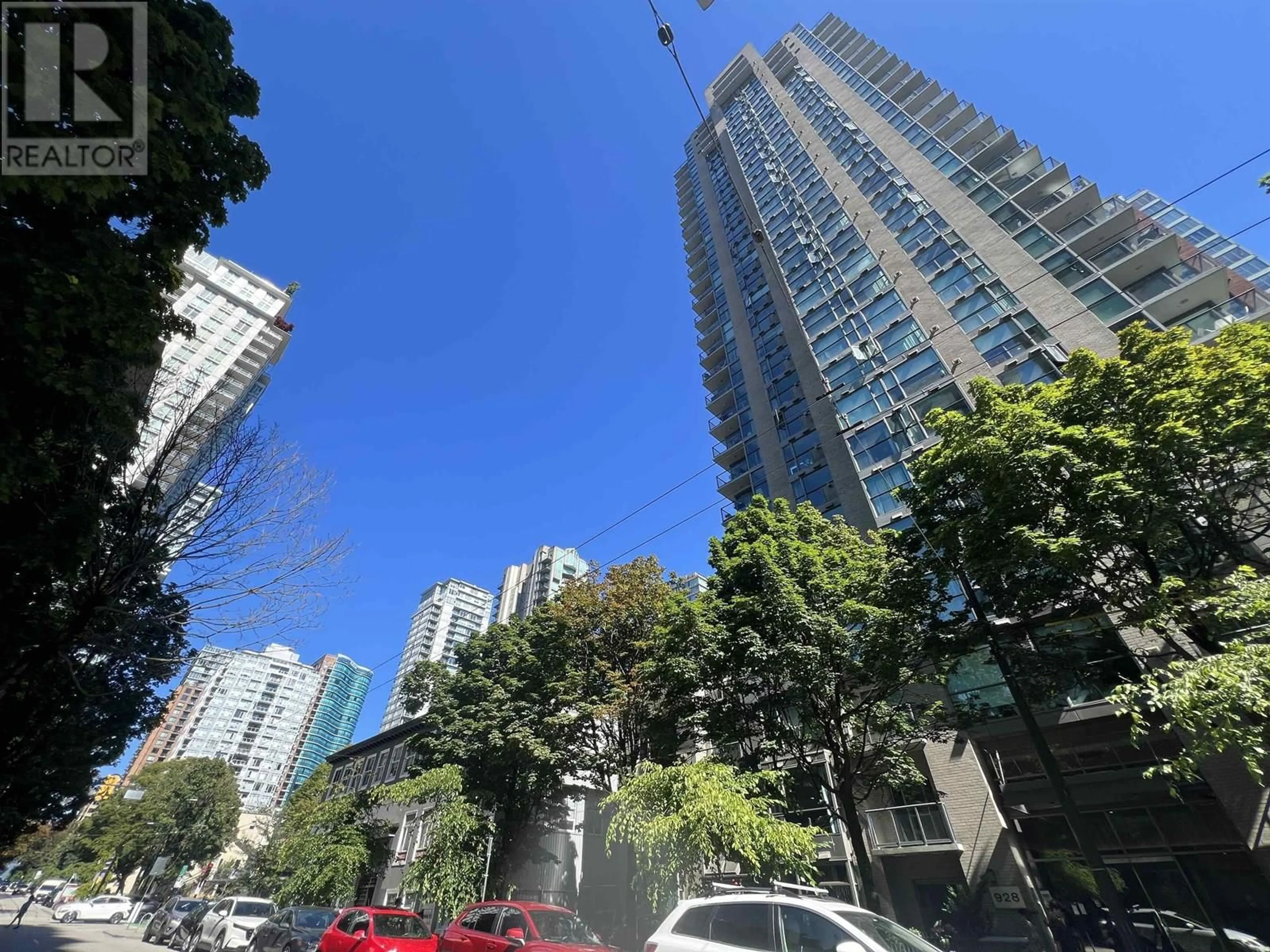 A pic from outside/outdoor area/front of a property/back of a property/a pic from drone, unknown for 1203 - 928 RICHARDS STREET, Vancouver British Columbia V6B6P6