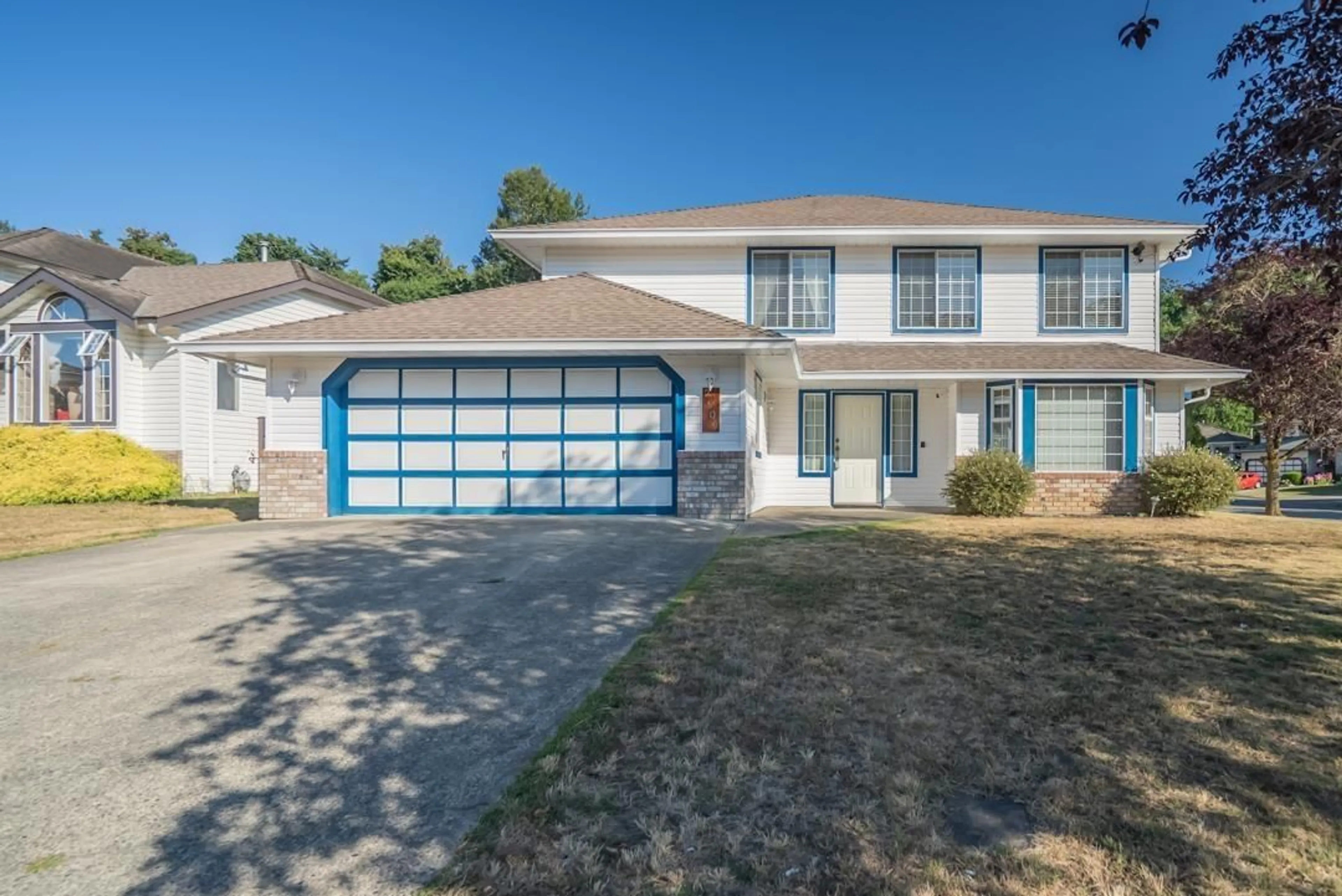 Home with vinyl exterior material, street for 2909 CROSSLEY, Abbotsford British Columbia V2T5H1
