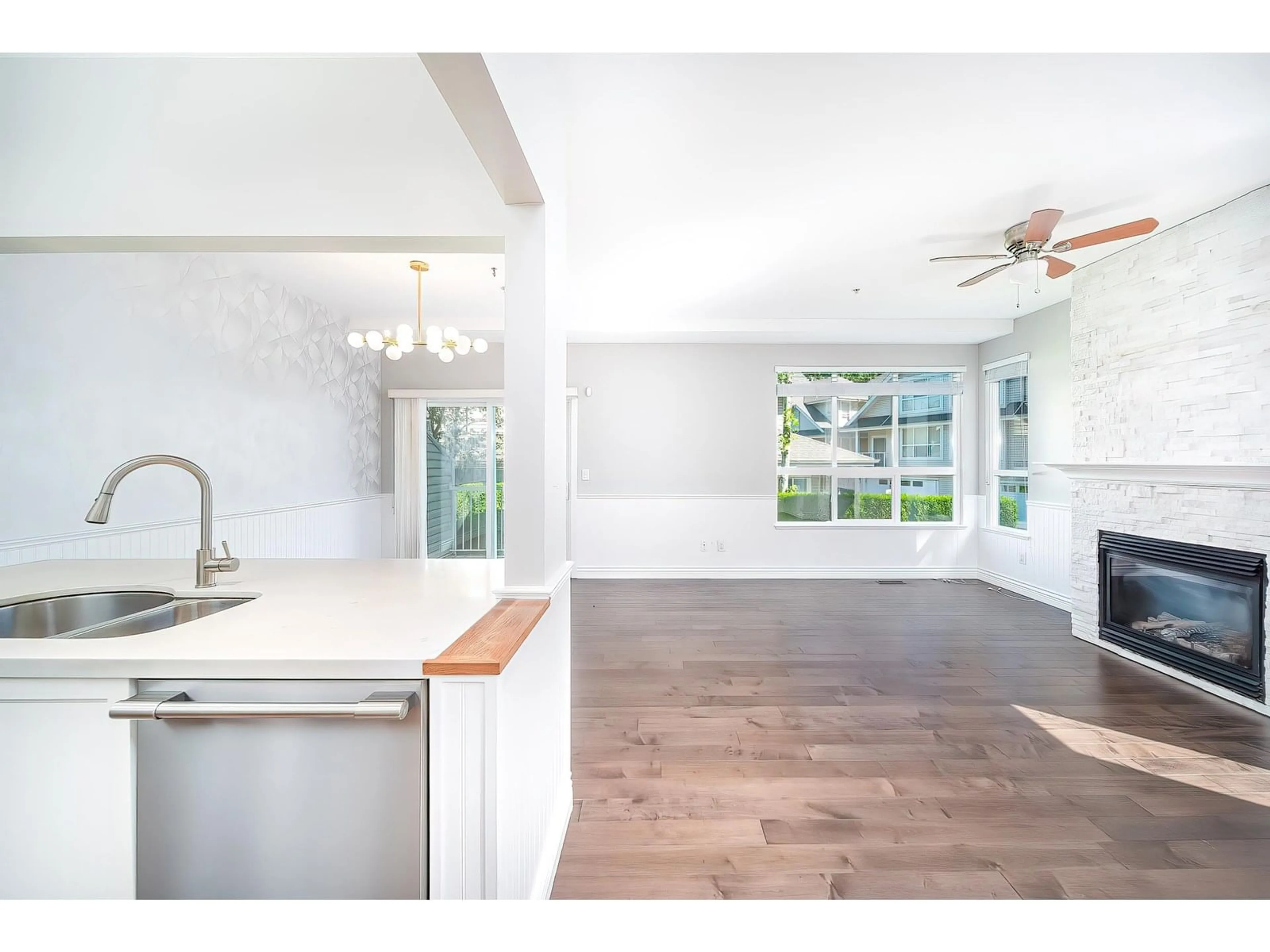 Open concept kitchen, unknown for 24 - 8568 209, Langley British Columbia V1M4C4