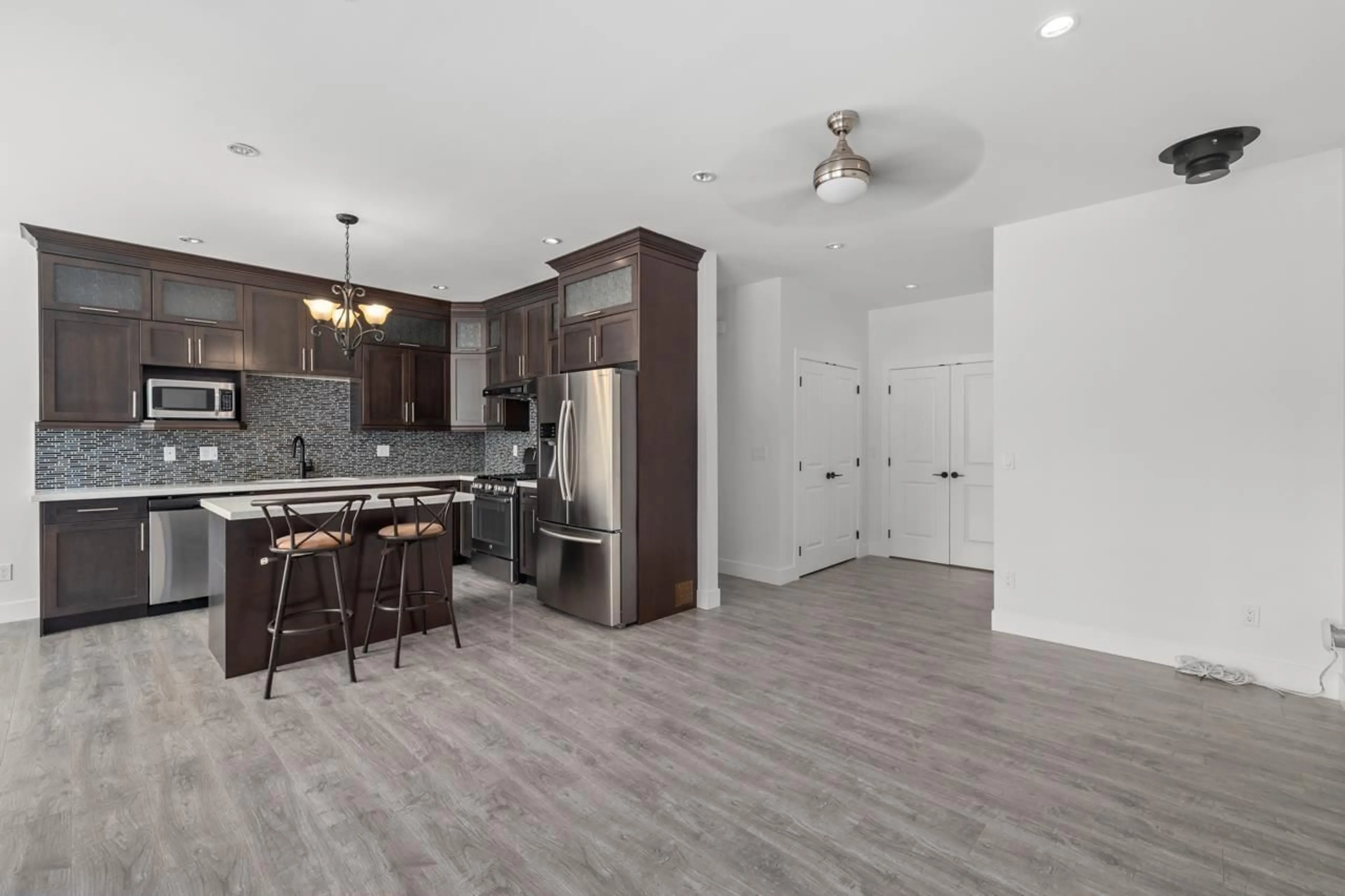 Open concept kitchen, unknown for 29819 DEWDNEY TRUNK, Mission British Columbia V4S1B7