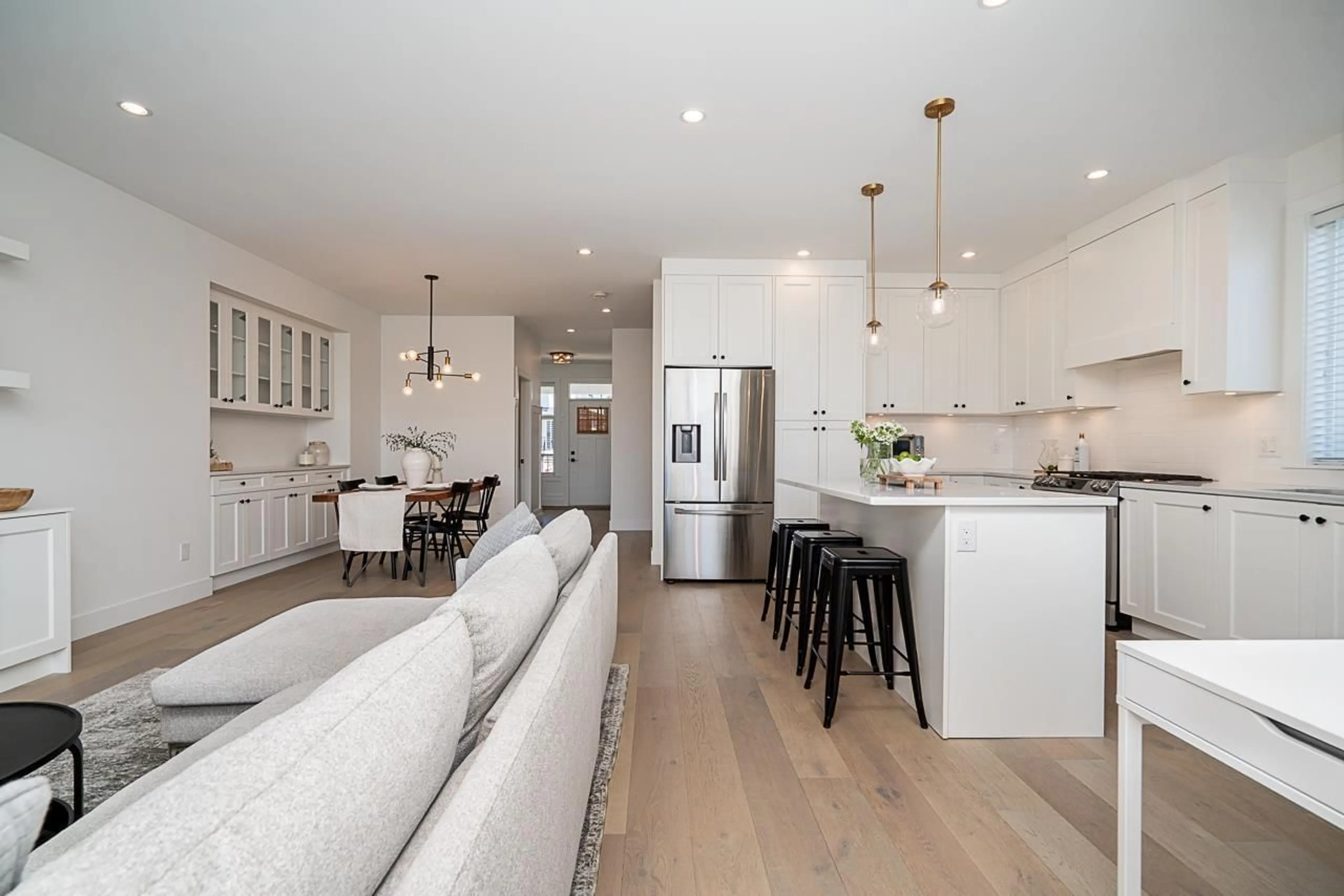 Open concept kitchen, unknown for 16792 21A, Surrey British Columbia V3Z0M3