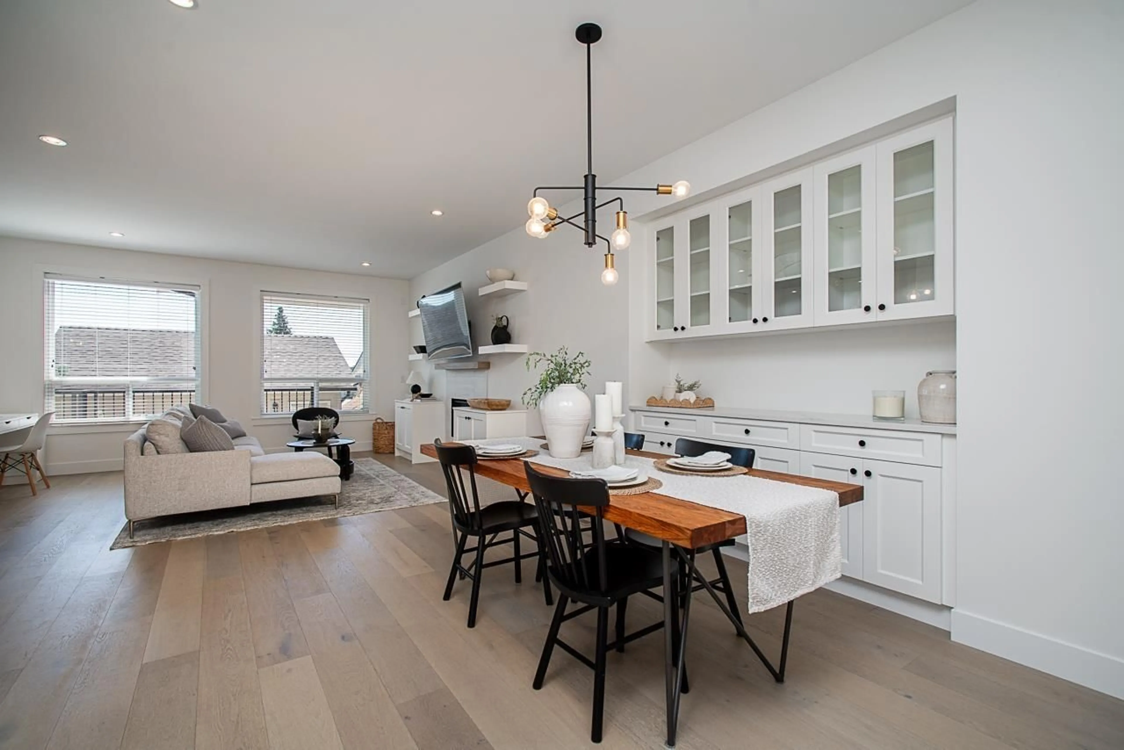 Open concept kitchen, unknown for 16792 21A, Surrey British Columbia V3Z0M3