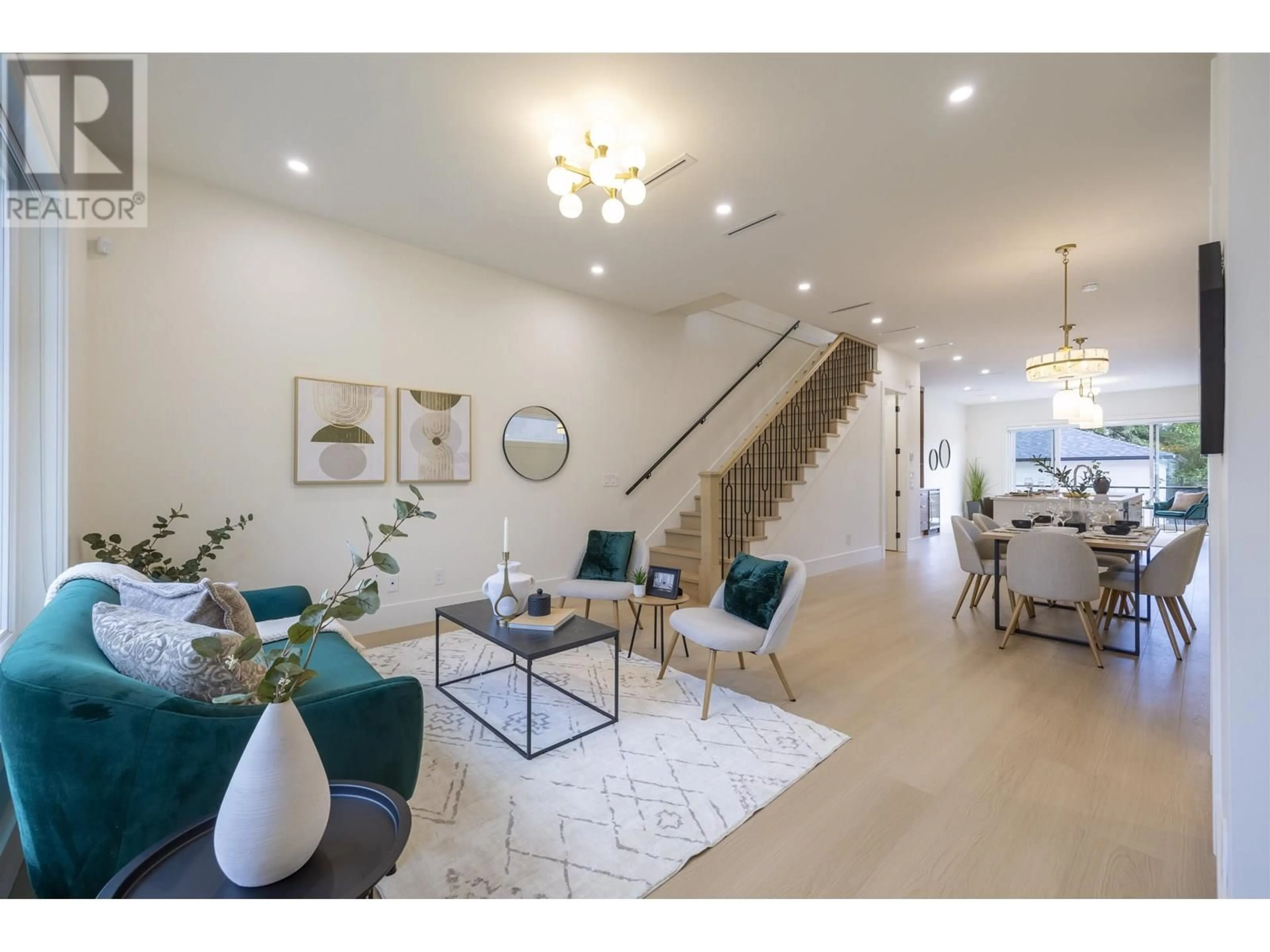 Unknown for 2 - 6950 UNION STREET, Burnaby British Columbia V5B1X5