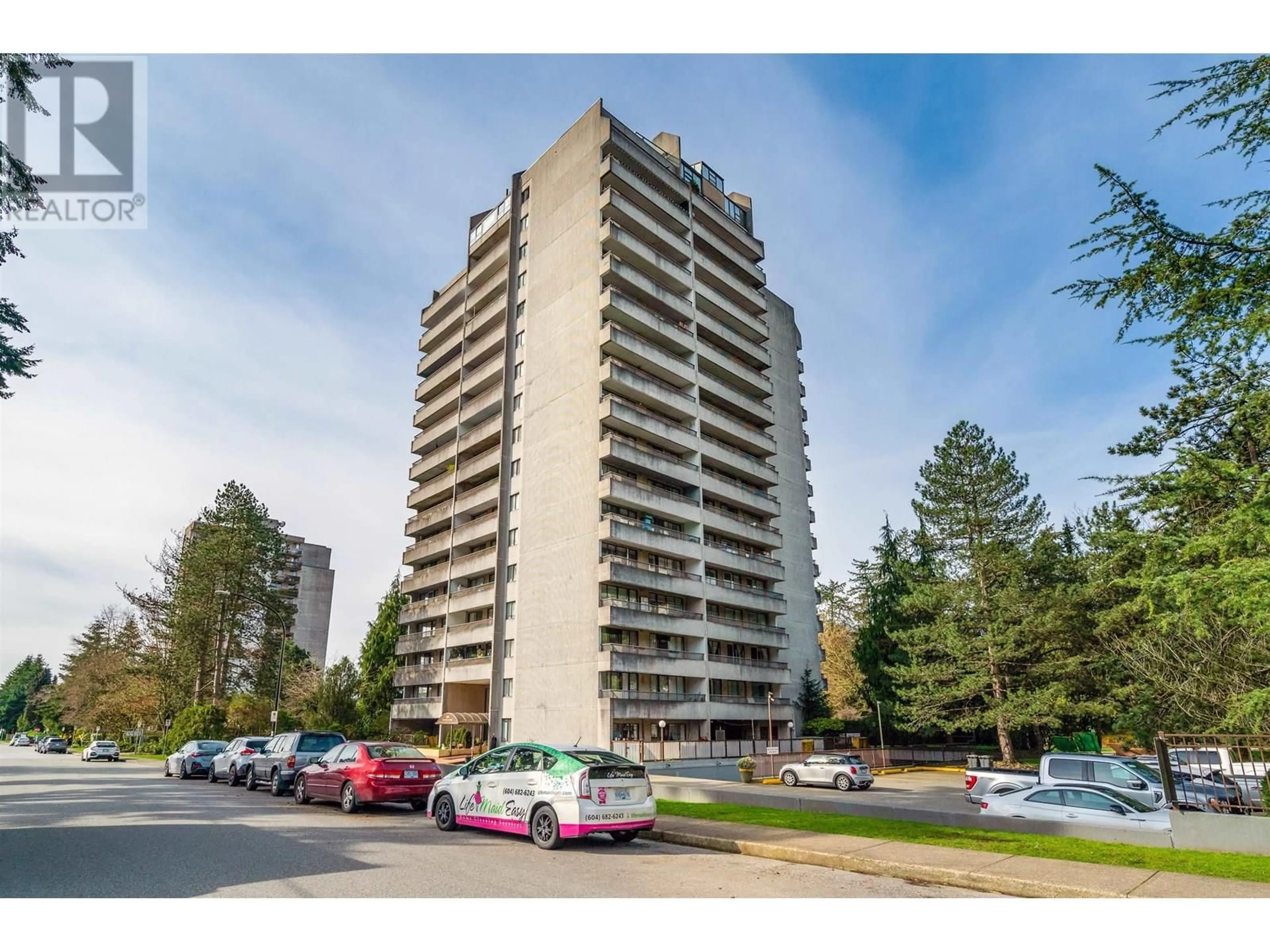 A pic from outside/outdoor area/front of a property/back of a property/a pic from drone, unknown for 608 - 6595 WILLINGDON AVENUE, Burnaby British Columbia V5H4E5