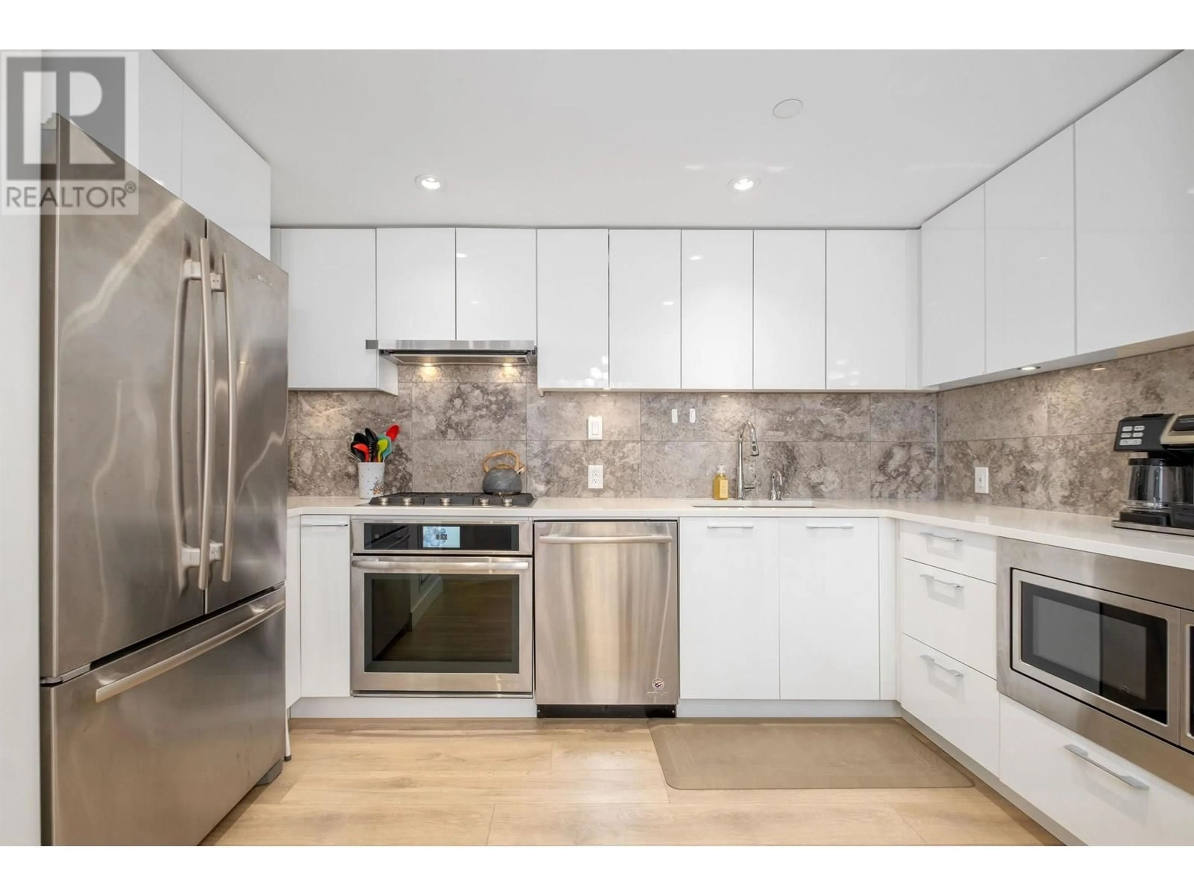 Contemporary kitchen, ceramic/tile floor for 3518 MARINE WAY, Vancouver British Columbia V5S0C9