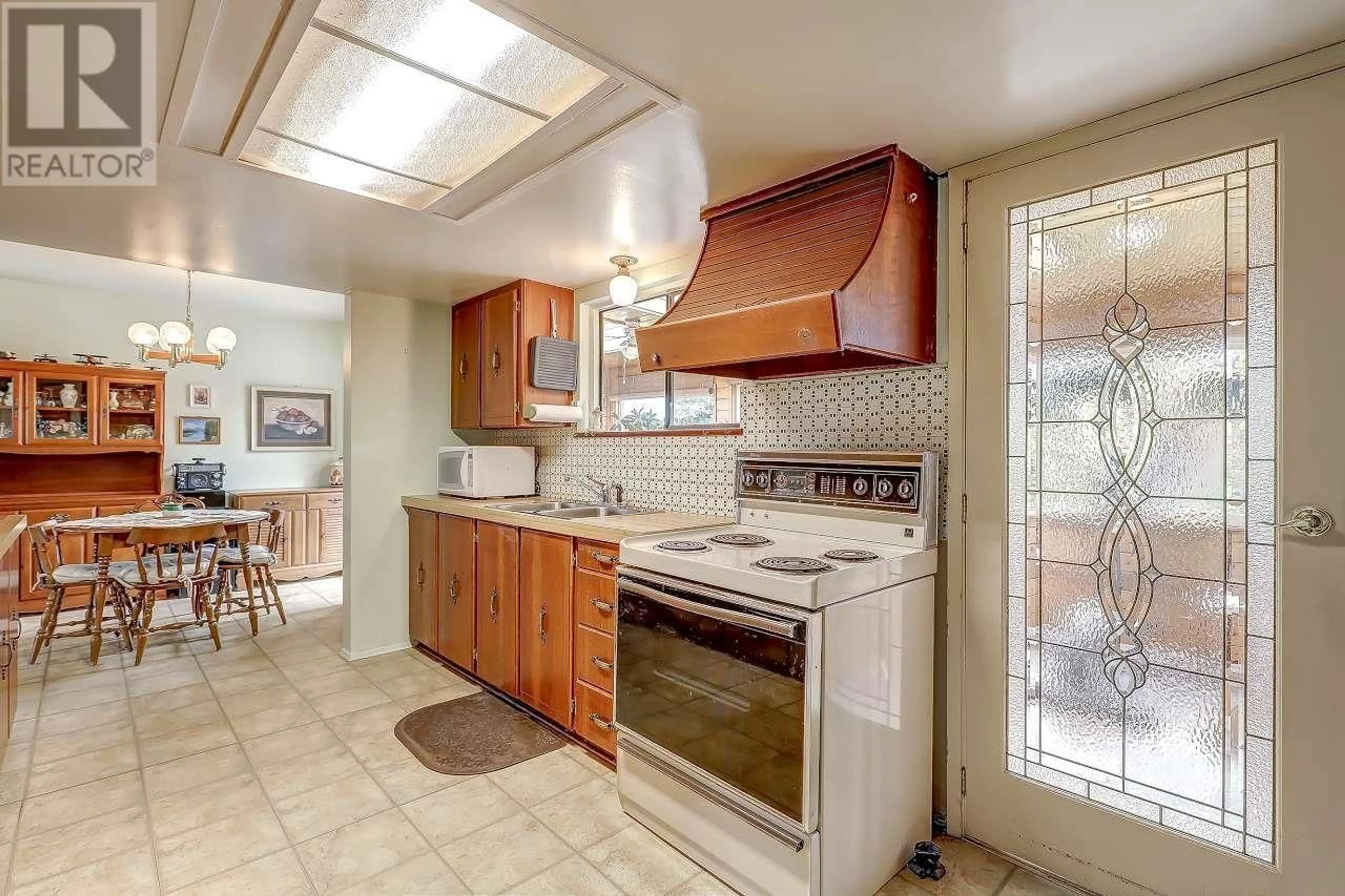 Standard kitchen, ceramic/tile floor for 11700 BLUNDELL ROAD, Richmond British Columbia V6Y1L3