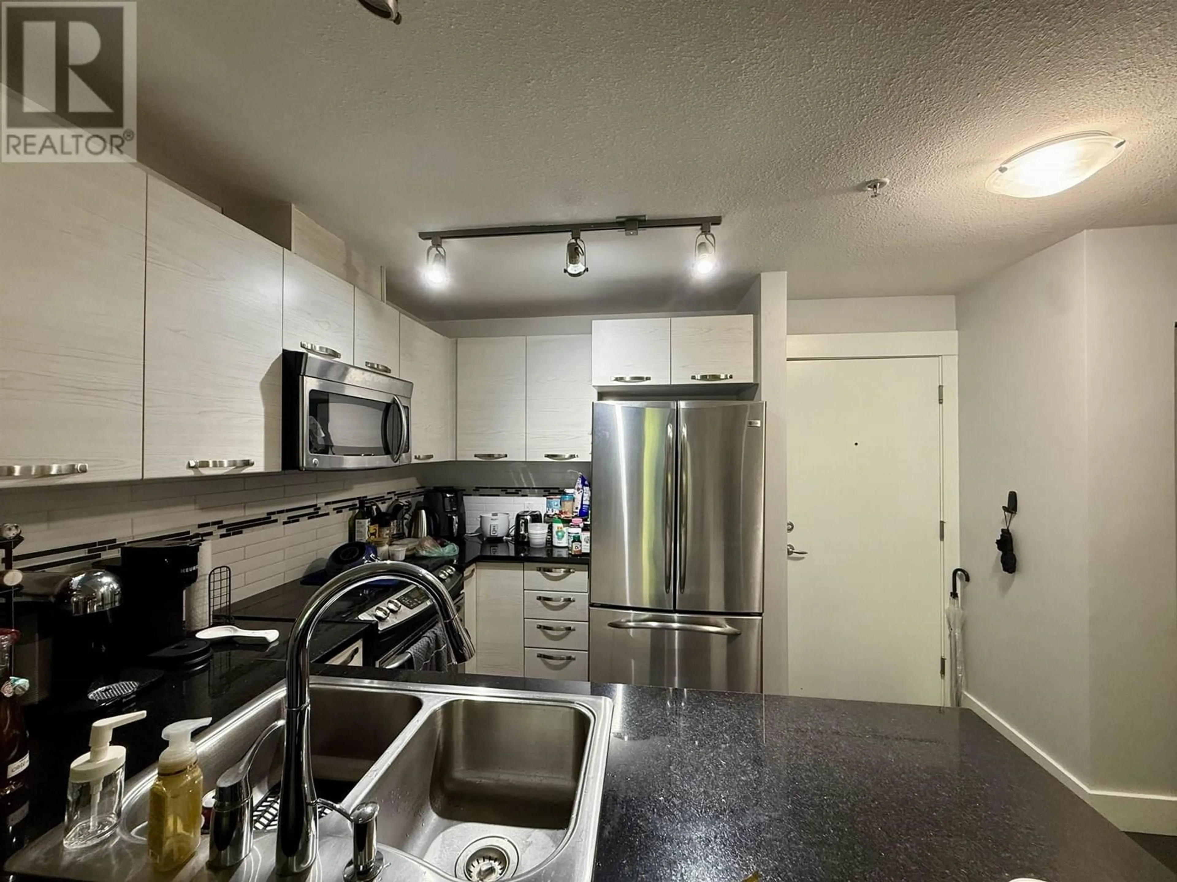 Standard kitchen, unknown for 215 - 7478 BYRNEPARK WALK, Burnaby British Columbia V3N0B5