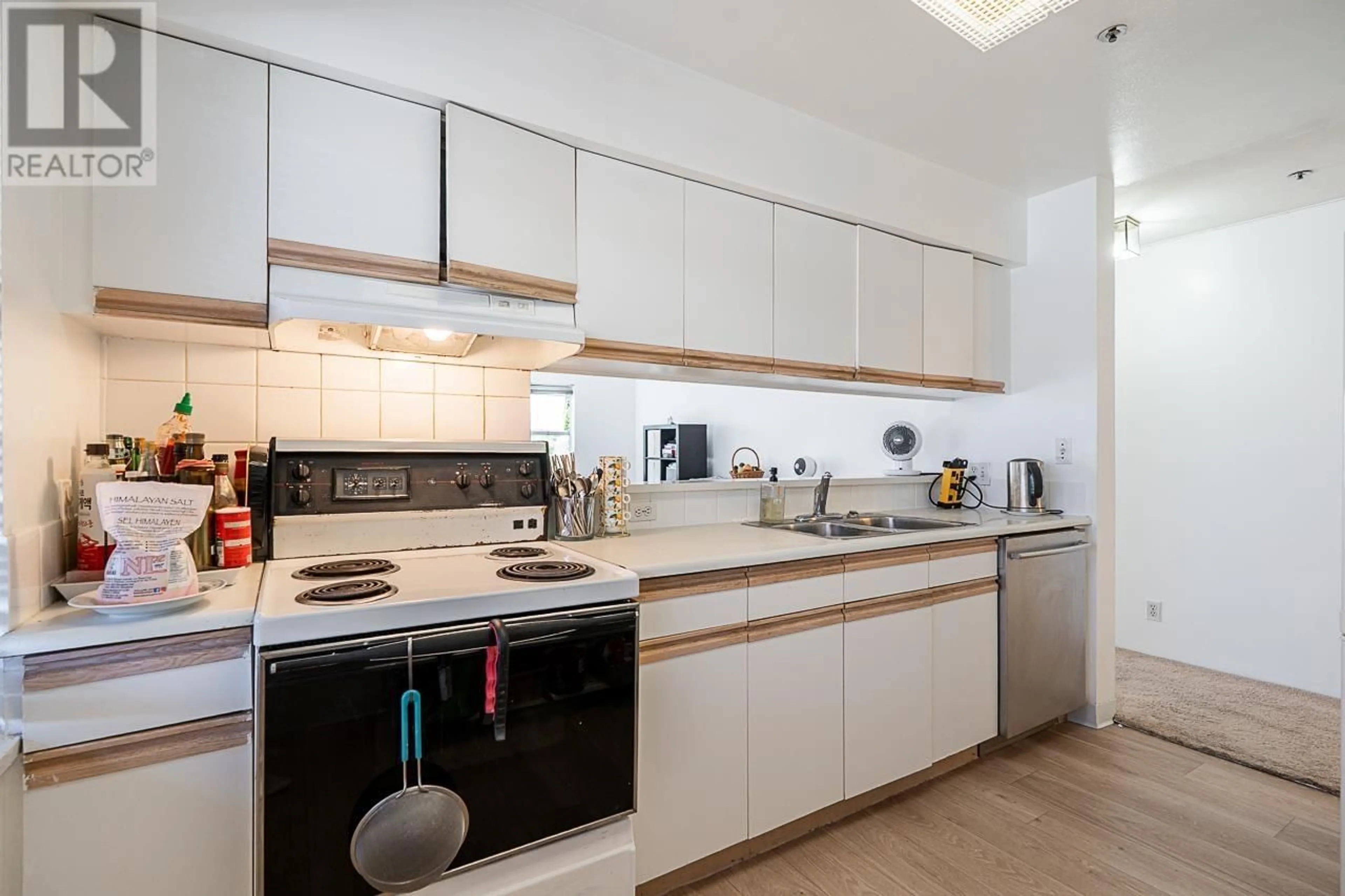 Standard kitchen, unknown for 210 - 1518 70TH AVENUE, Vancouver British Columbia V6P2Z7